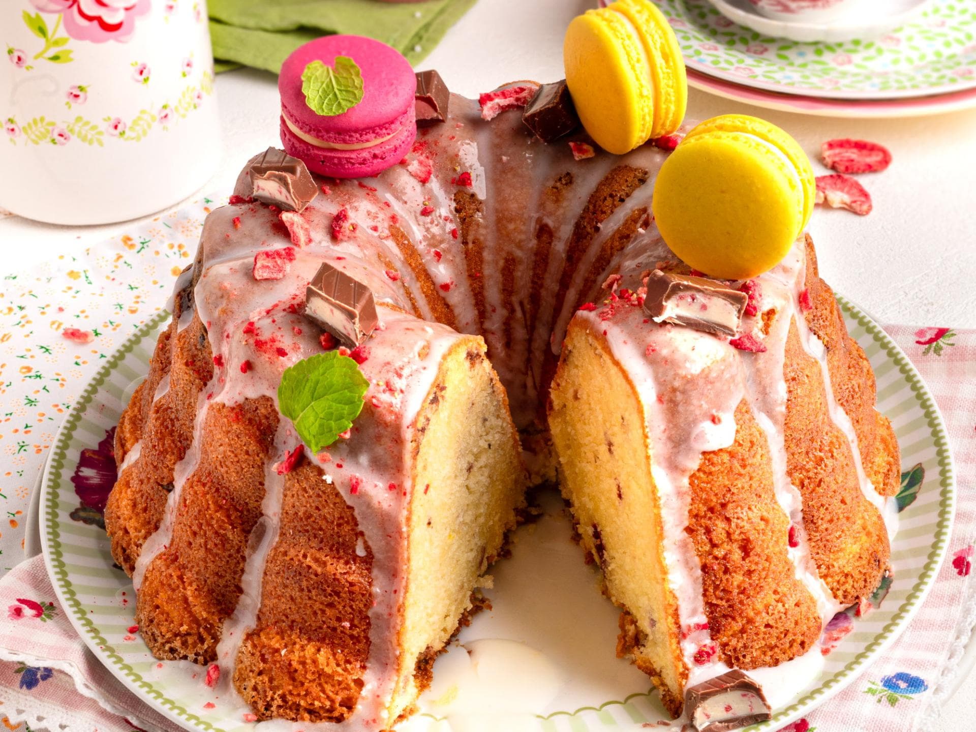 Joghurt-Erdbeerkuchen mit Schokolade 