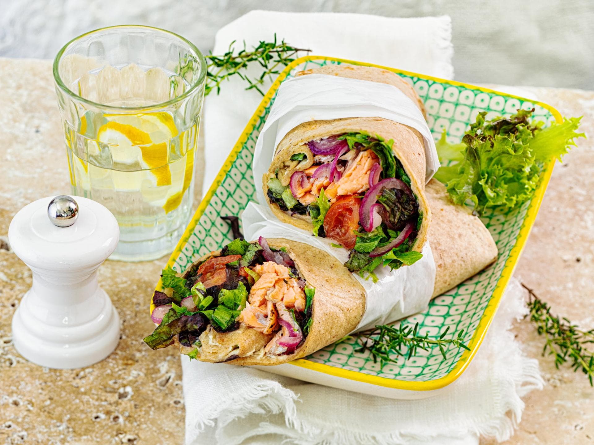 Sommerwraps mit Lachs Sommerwraps mit Lachs
