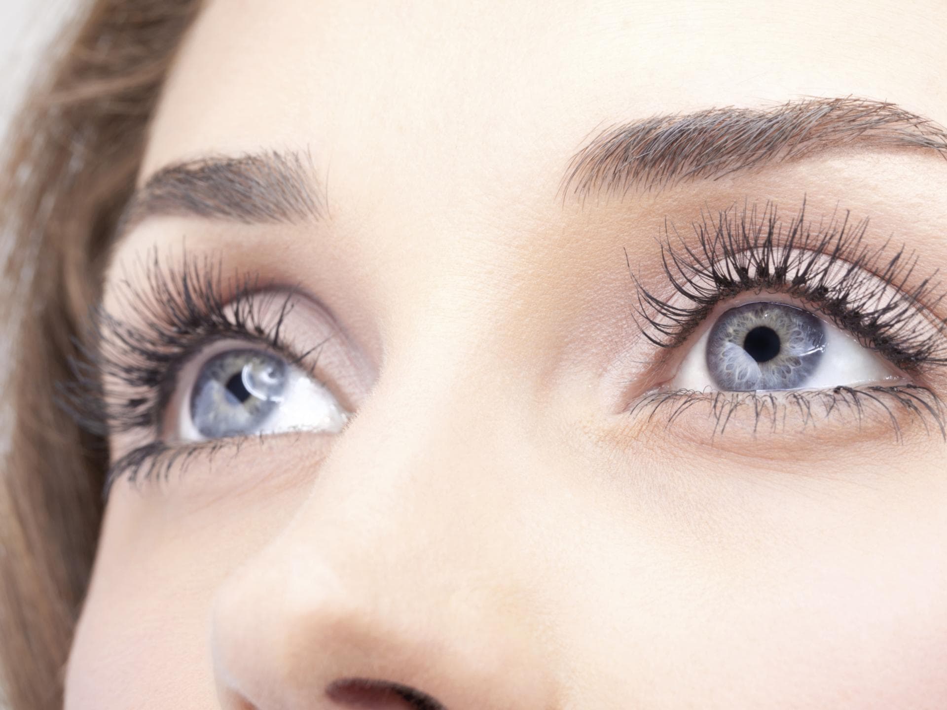 Frau mit blauen Augen - Tipps und Tricks die Ihren Augen gut tun