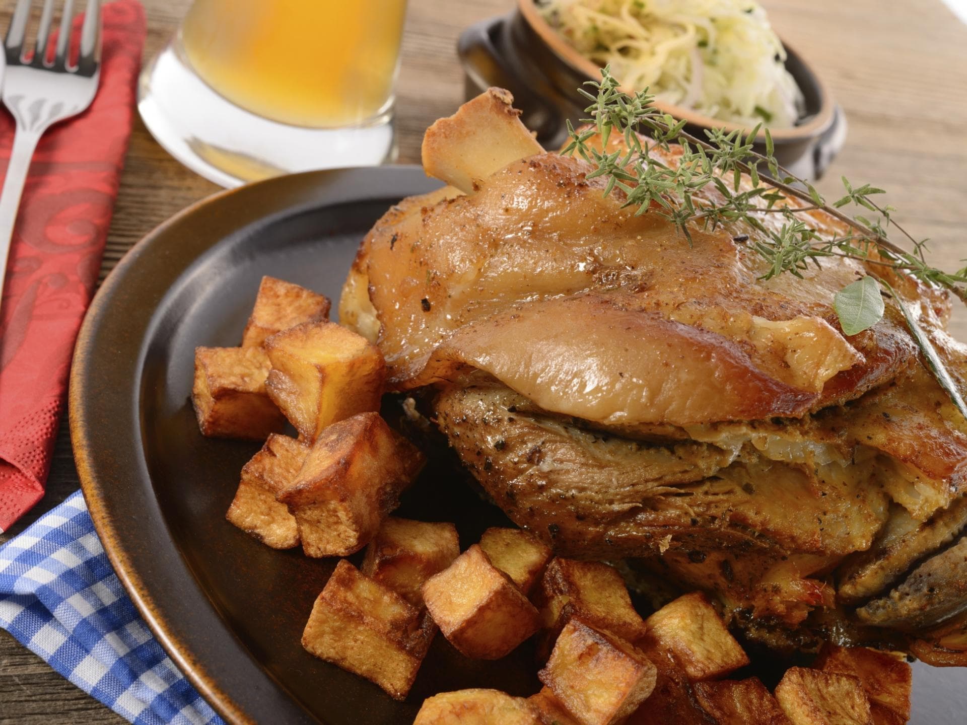 Grillhaxe - Grillhaxe im Bräter oder im Smoker zubereiten