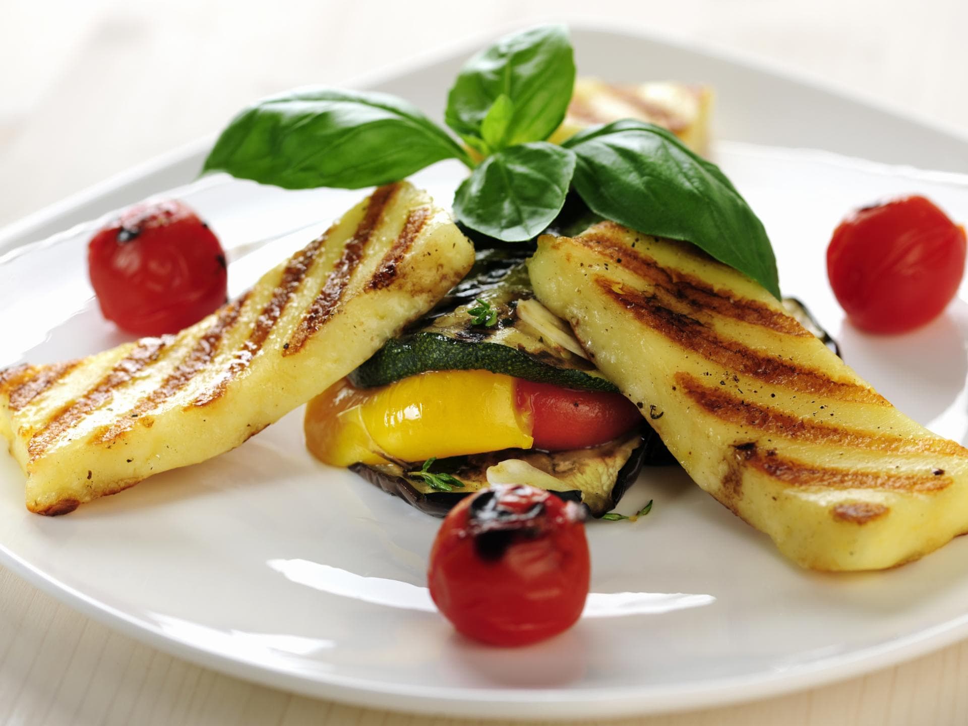Halloumi vom Grill - Gesunden und leckeren Grillkäse selber machen
