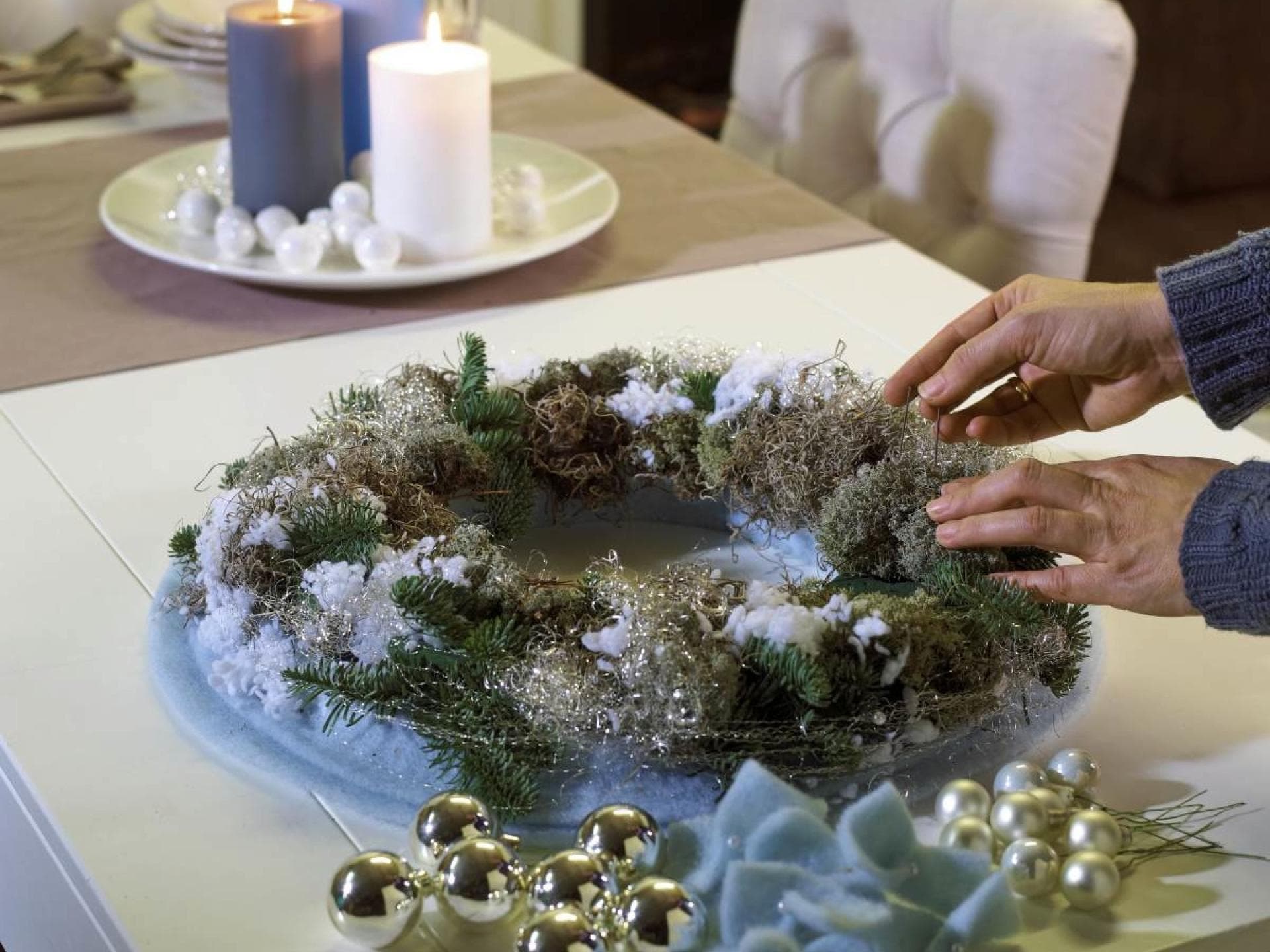 Adventskranz dekorieren
