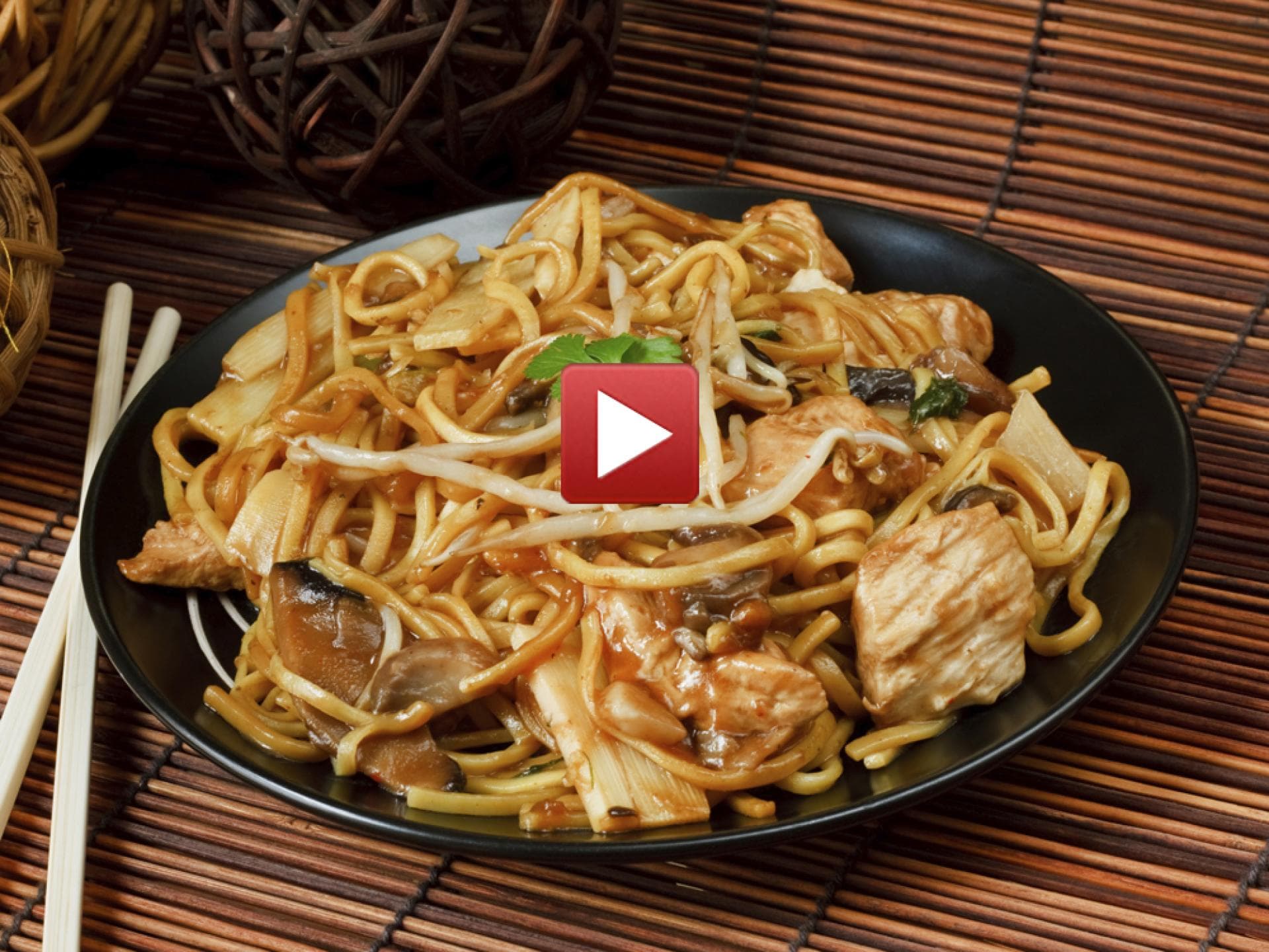 asia-nudeltopf-mit-huhn