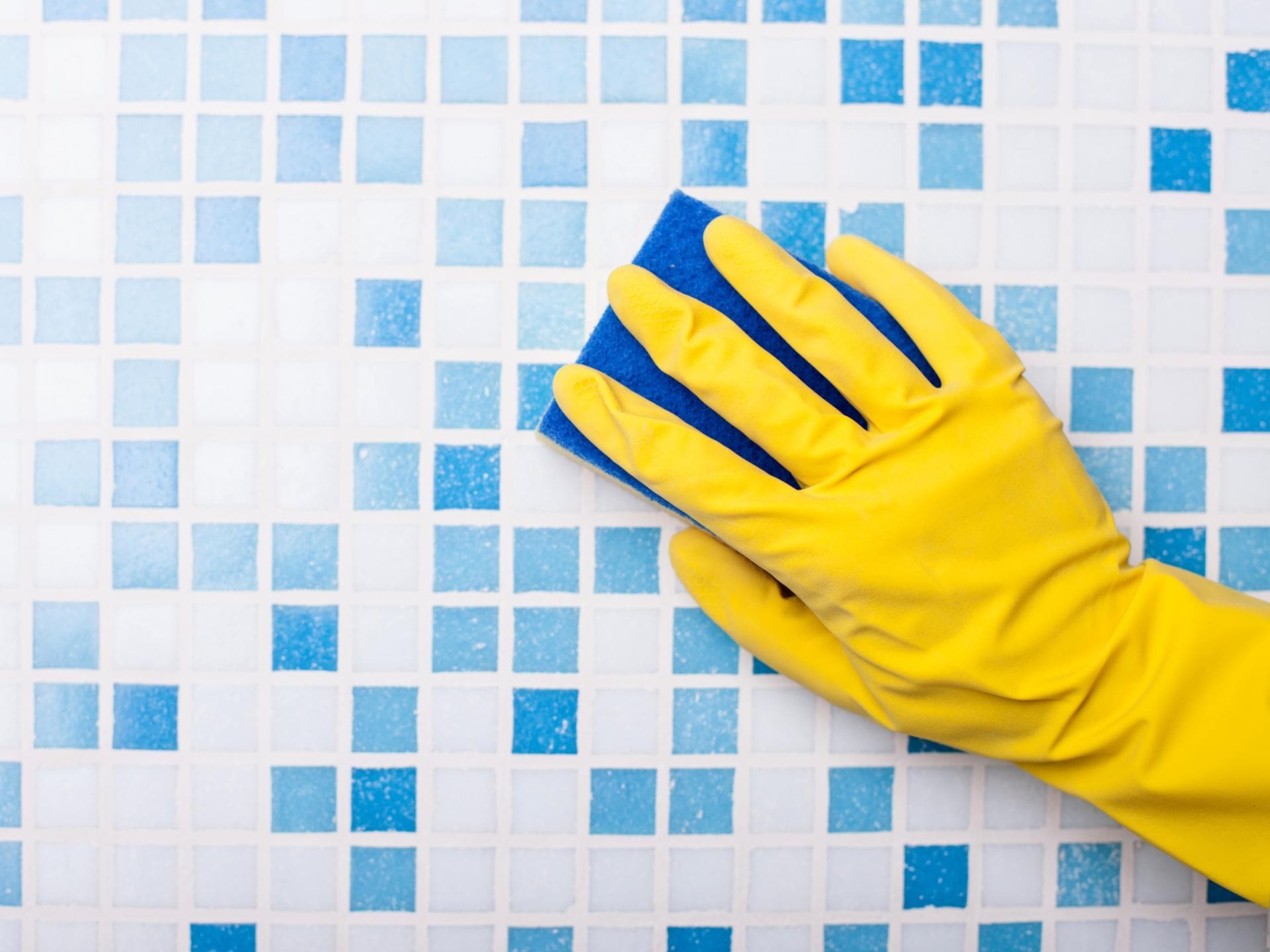 Badezimmer putzen 7 effektive Tipps