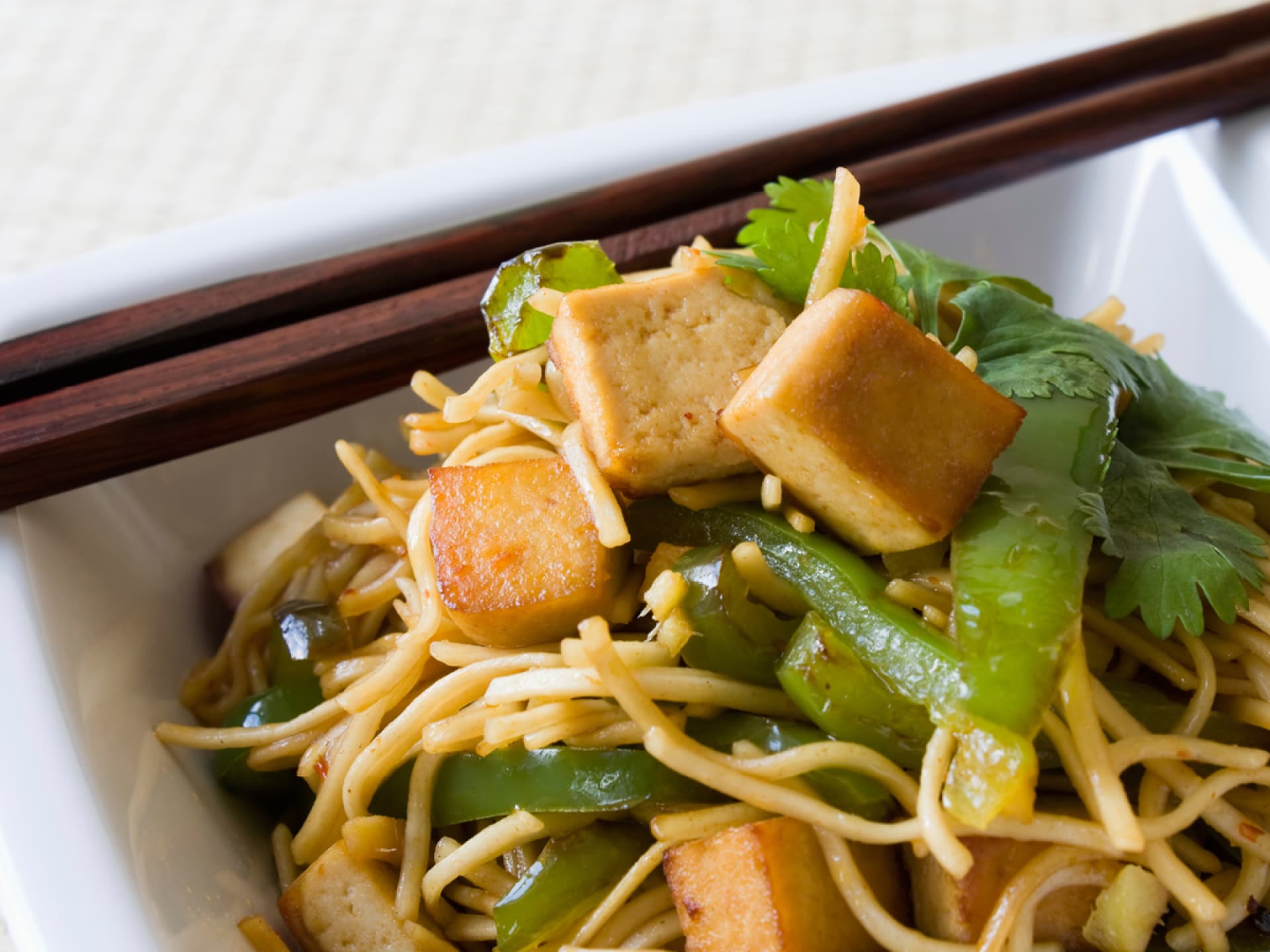 Nudeln mit Tofu Diätrezept: Kalorienarme Konjaknudeln mit Tofu