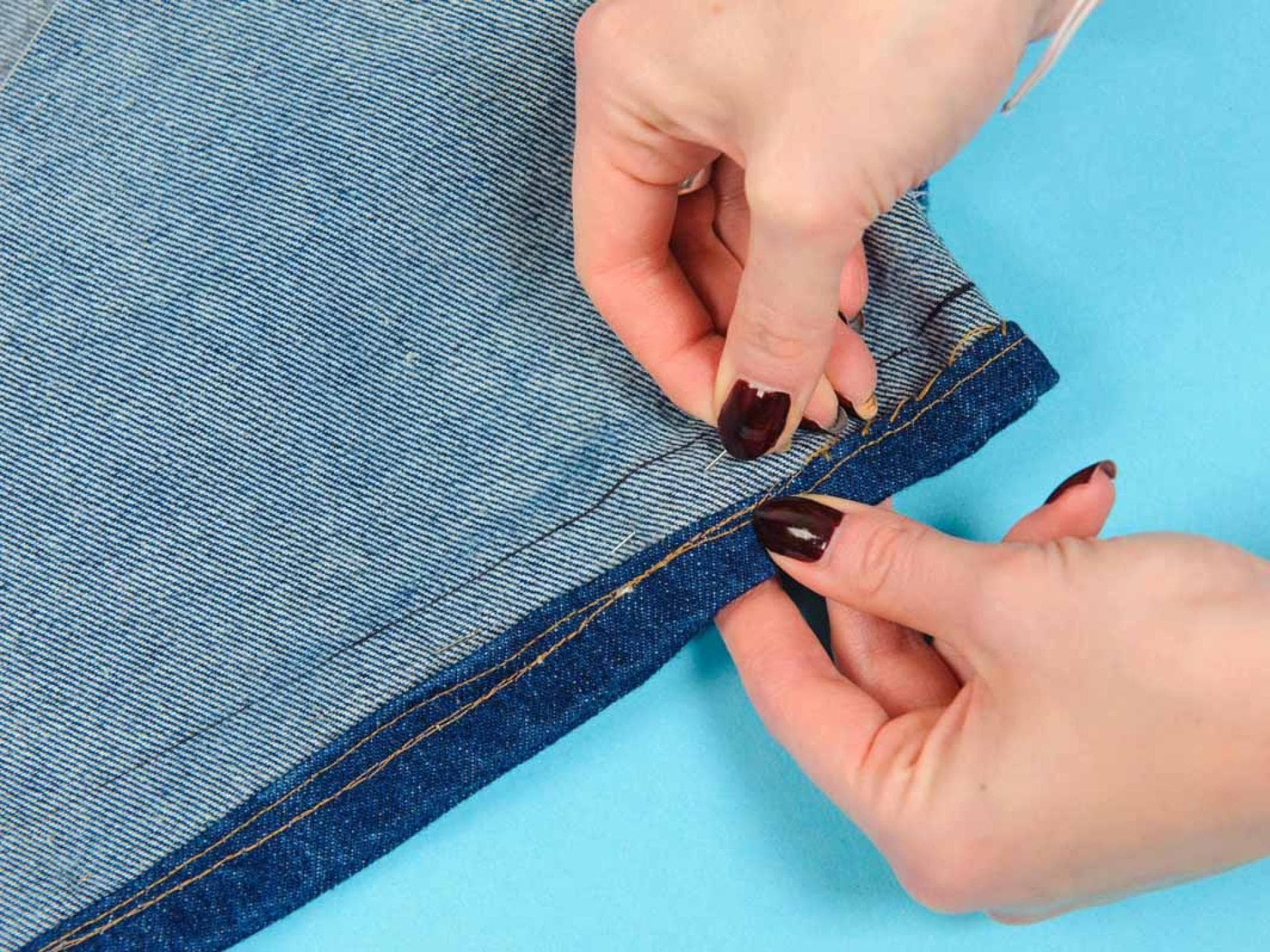 DIY Fransenrock mit Patches Step-by-Step Anleitung Fransenrock mit Patches