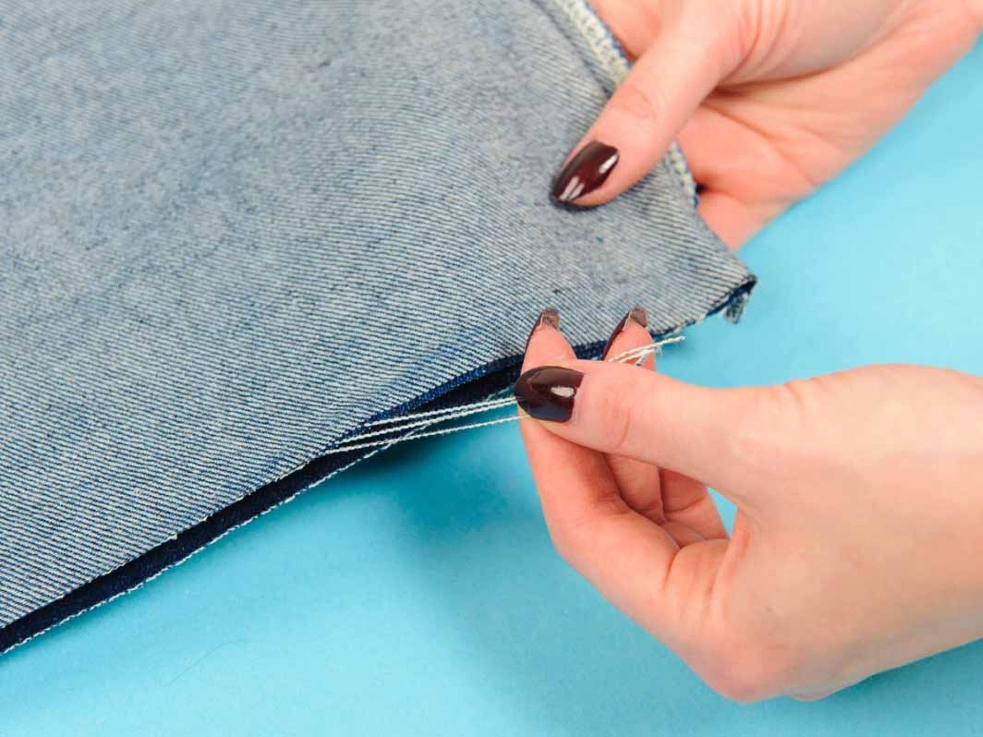 DIY Fransenrock mit Patches Step-by-Step Anleitung Fransenrock mit Patches