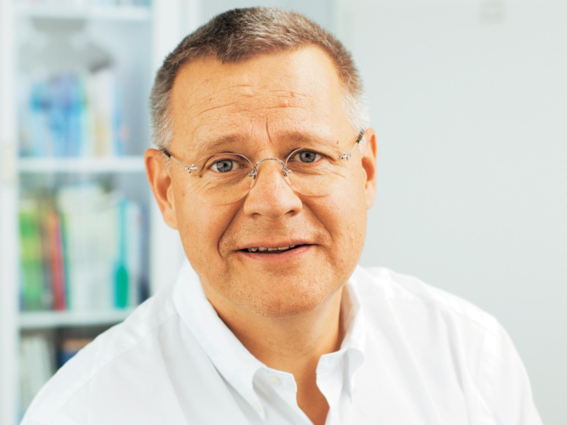 Dr. Martin Adler