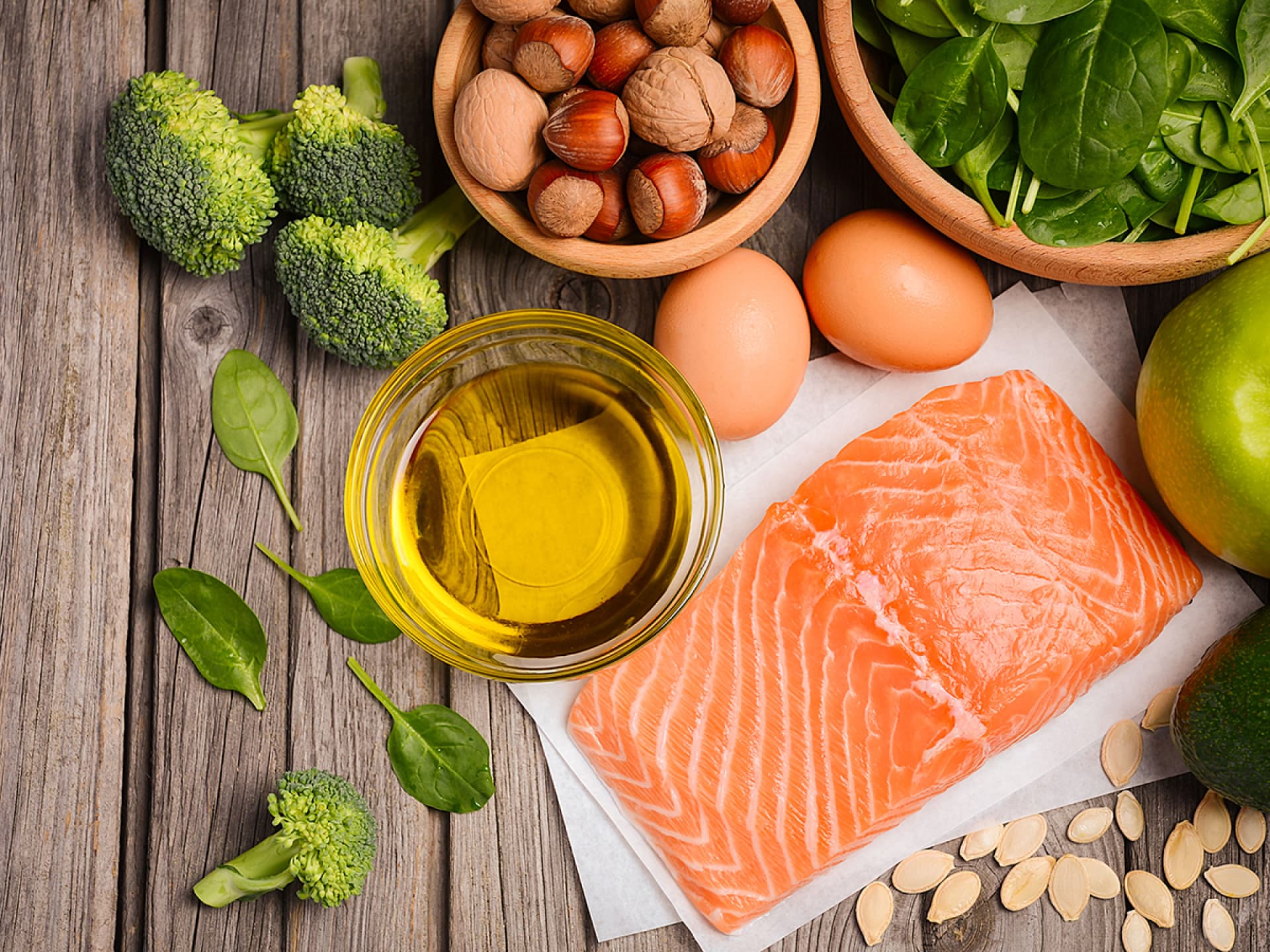 Speiseplan Eiweiß-Diät: Viel Fisch, Hülsenfrüchte, Eier und Fleisch
