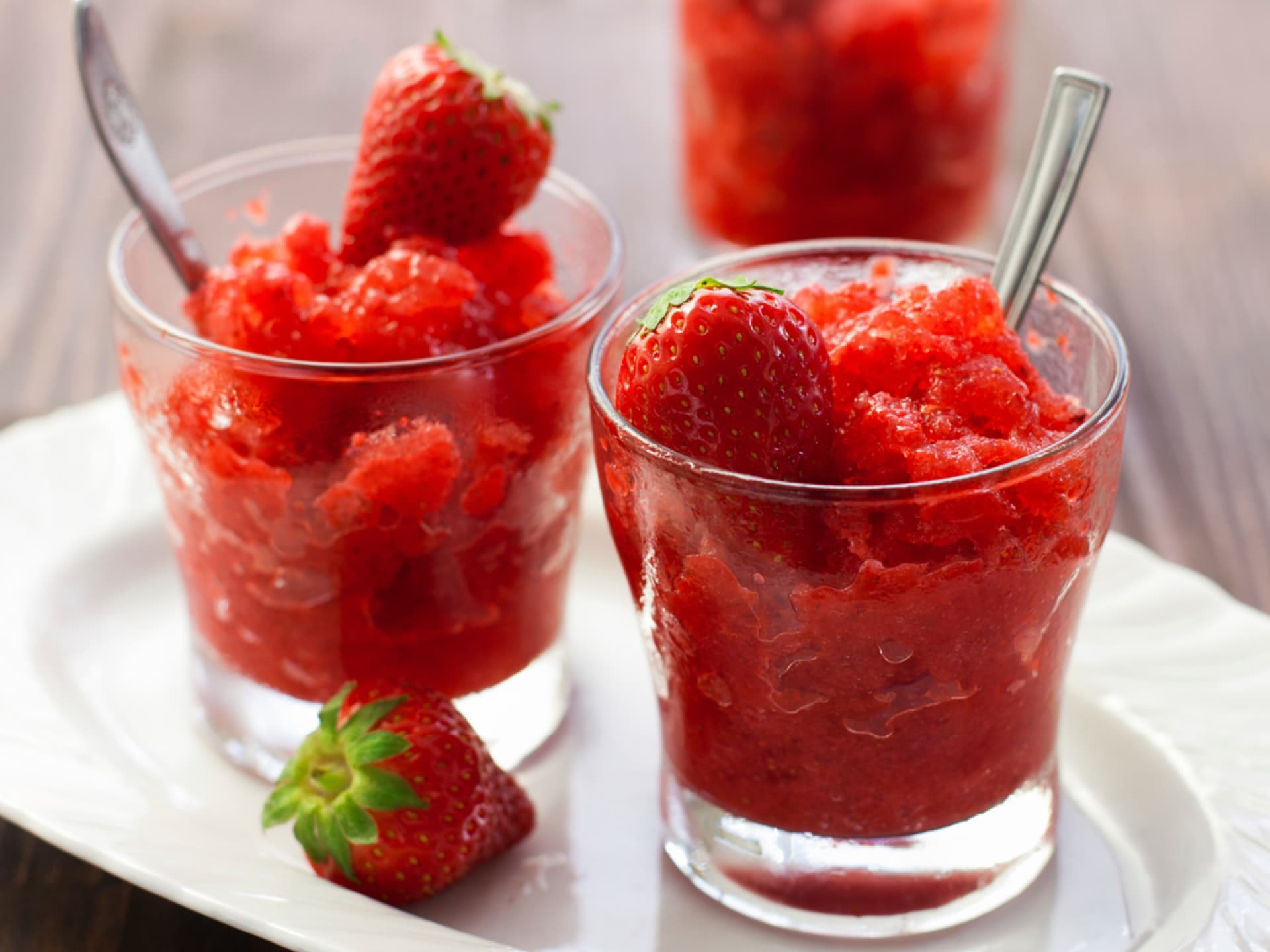 Halbgefrorenes aus Erdbeeren