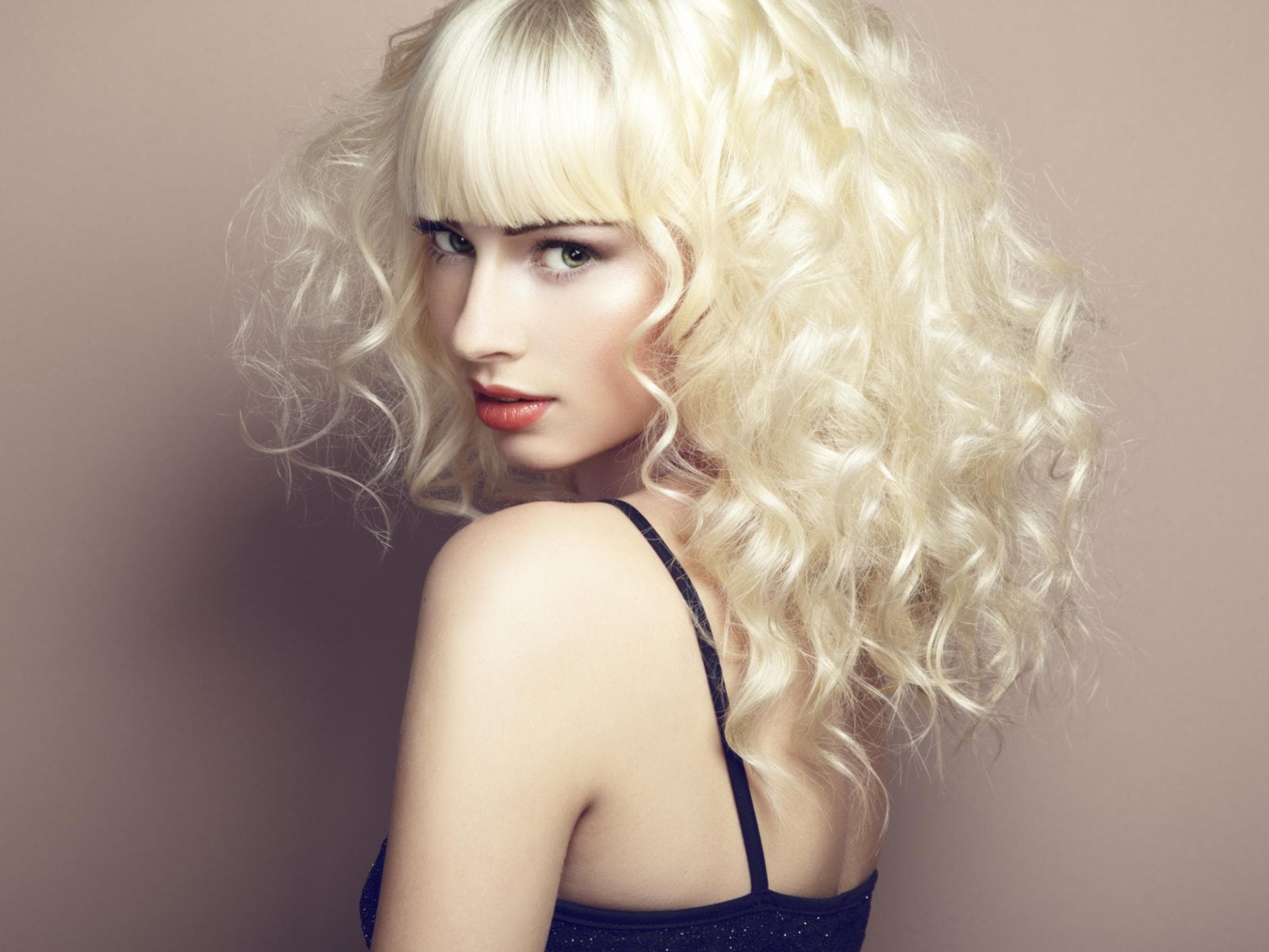 Frisuren für schmales Gesicht - So finden Sie für Ihre Gesichtsform die perfekte Frisur 