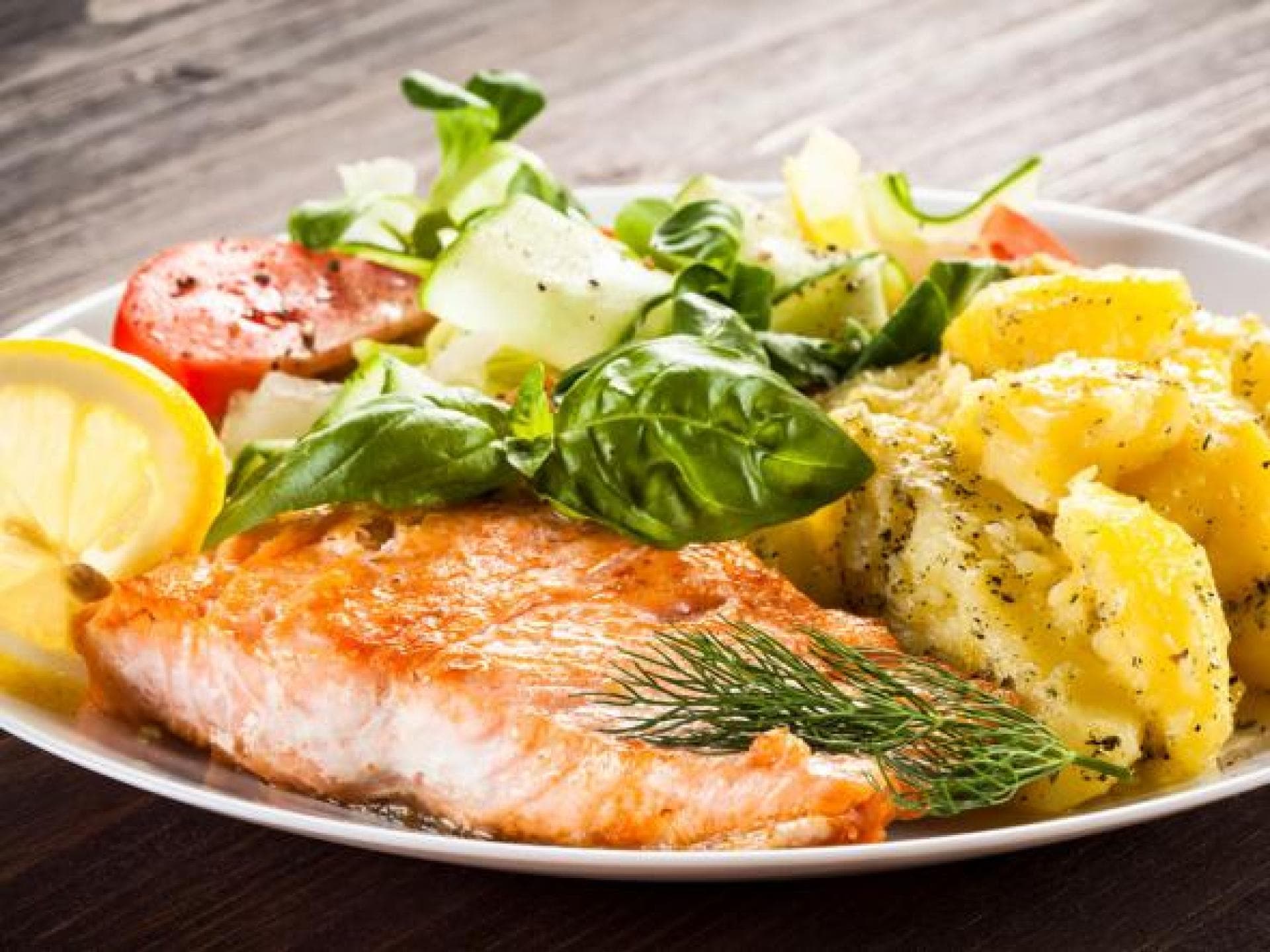 Gebratener Lachs mit Parmesan-Kartoffeln