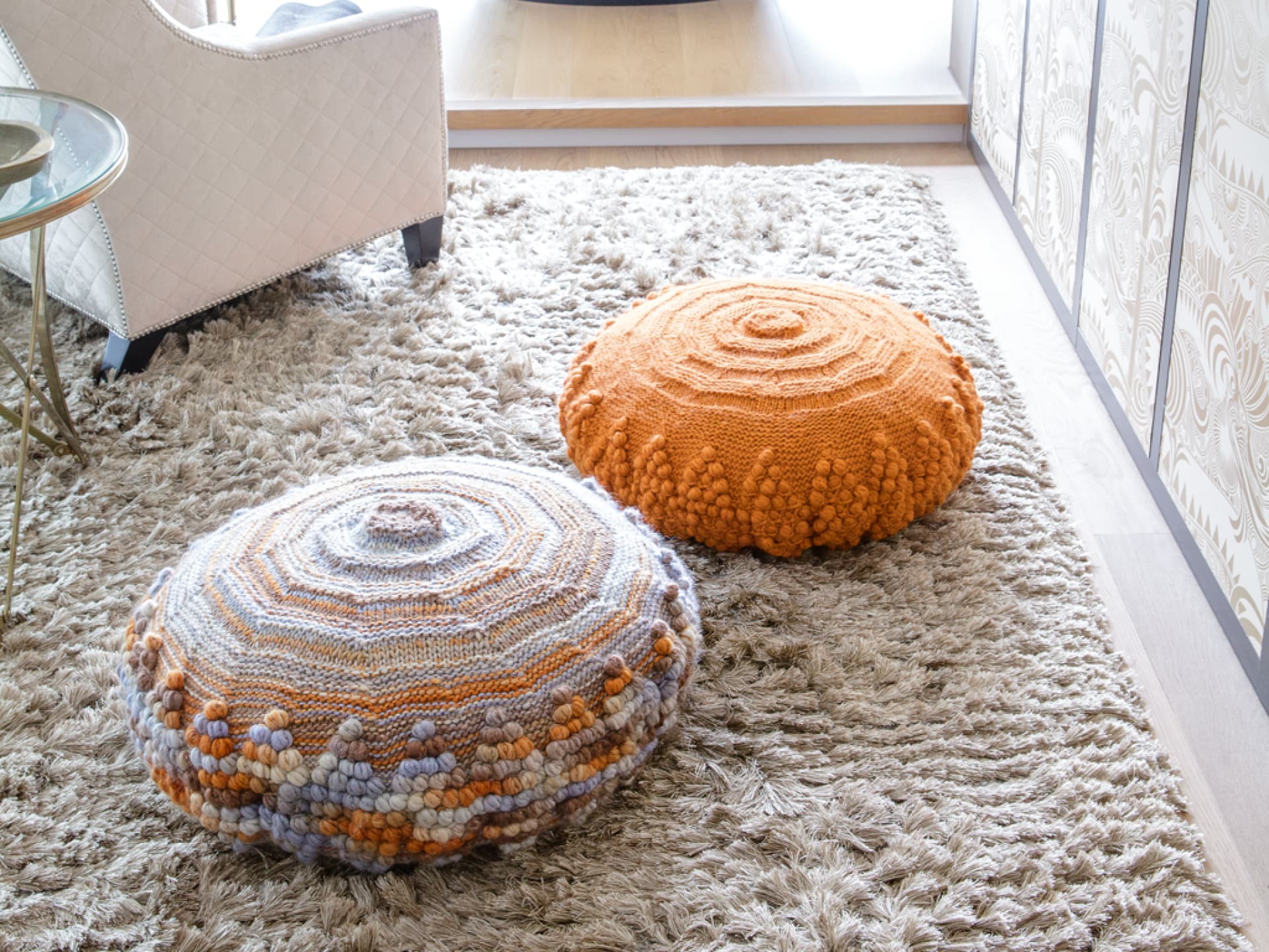 Gemütliche Poufs aus Merinowolle
