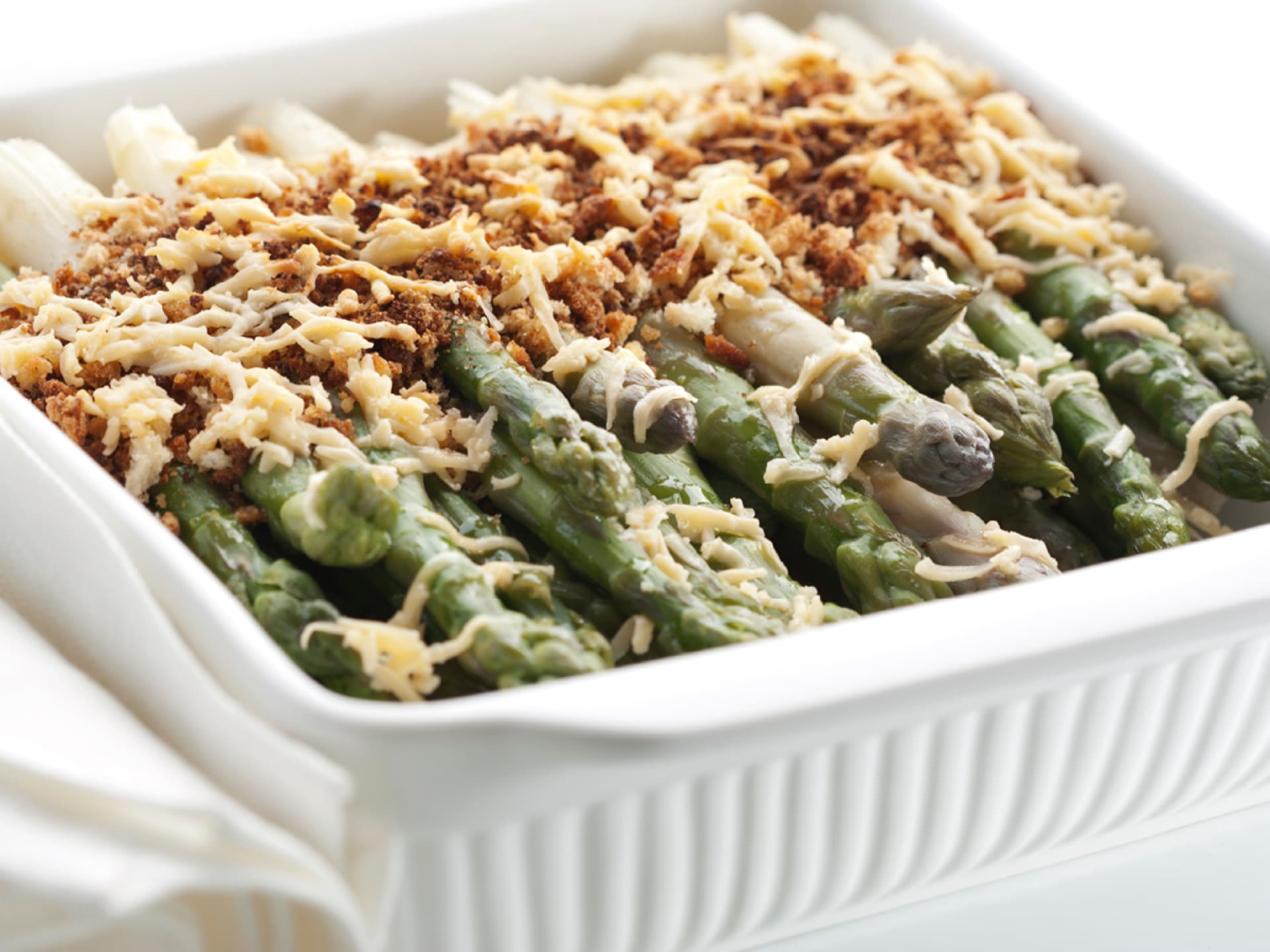 Gratinierter Spargel mit Parmesan überbacken 