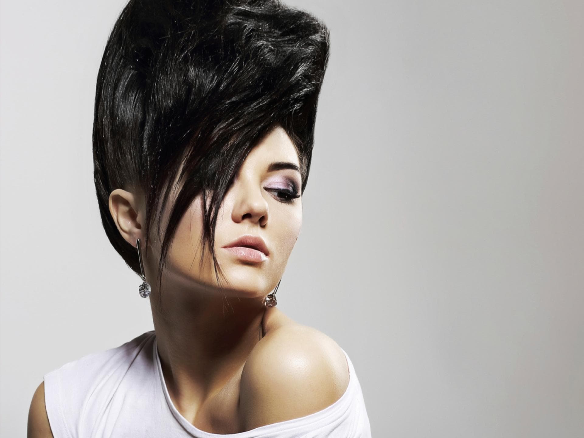Haare richtig toupieren - So toupieren Sie Kurzhaarfrisuren als auch langes Haar richtig