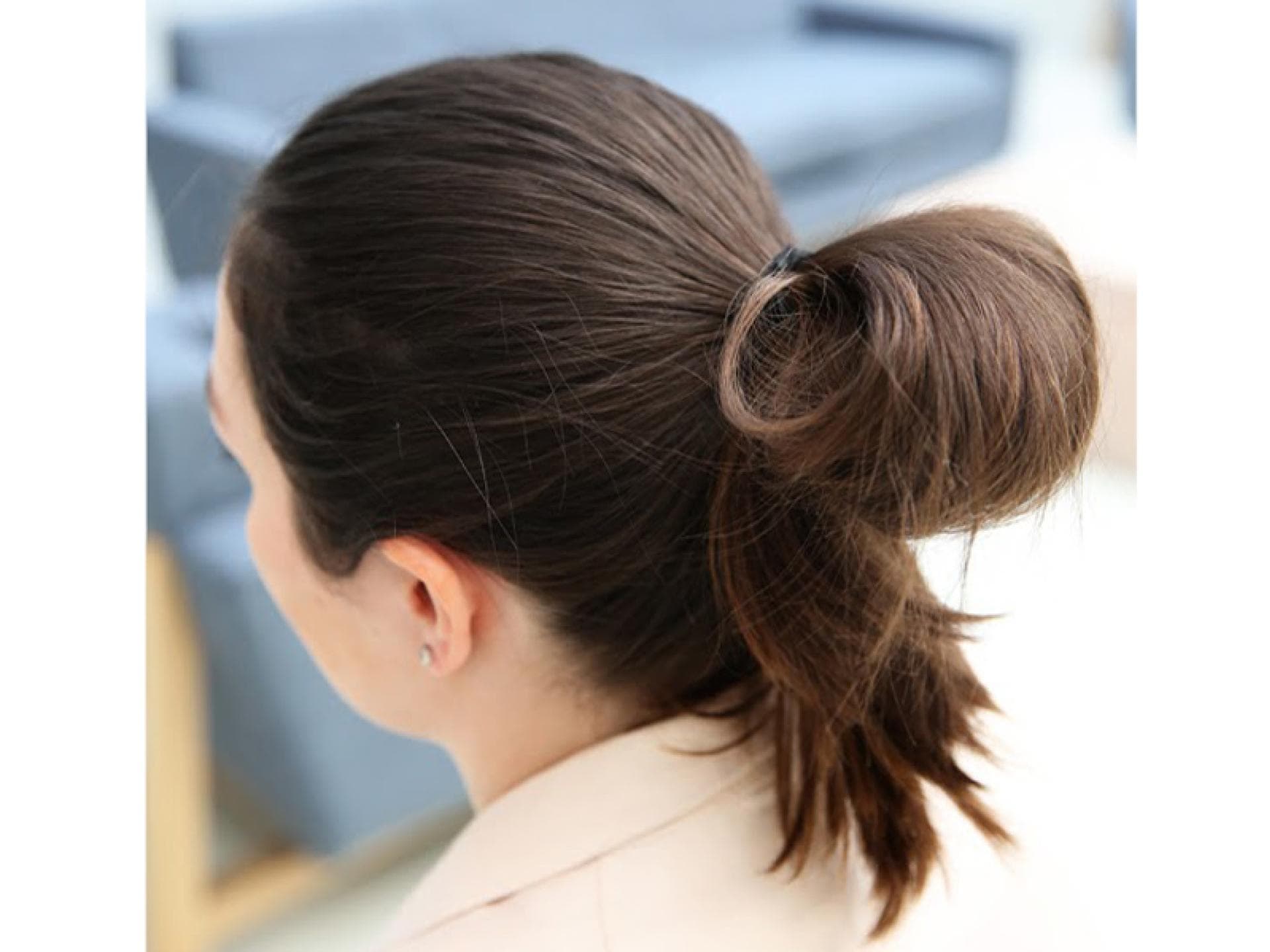 Frisuren-Anleitung: Haarschleife Step 1