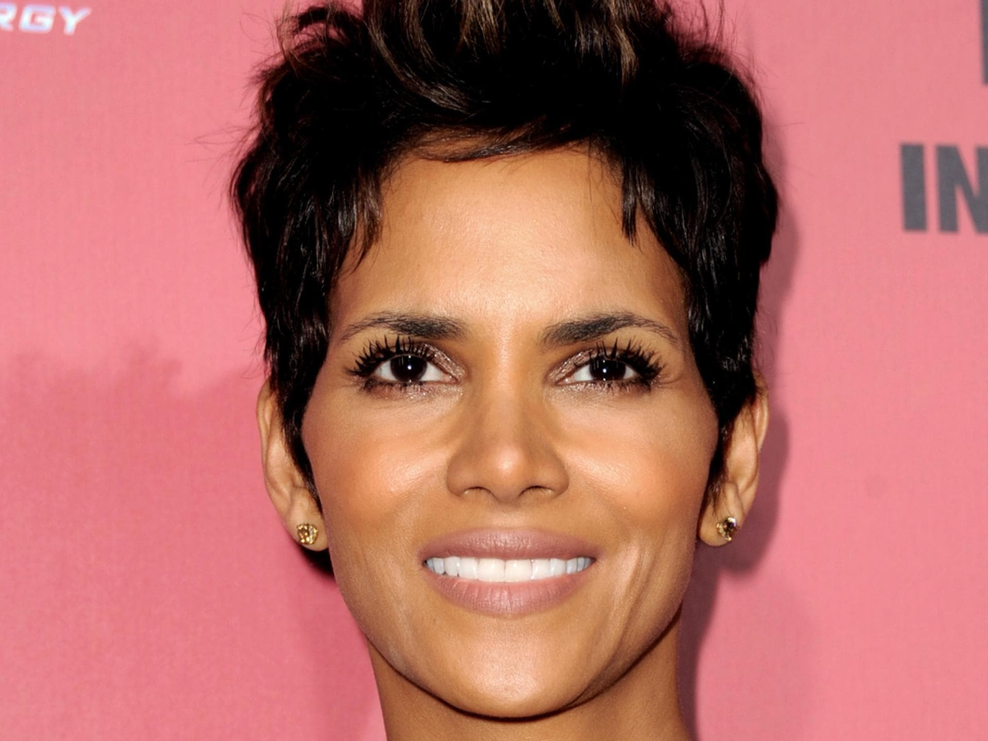 Schauspielerin Halle Berry Schauspielerin Halle Berry - Alter: über 40 aber trotzdem noch aktiv und attraktiv