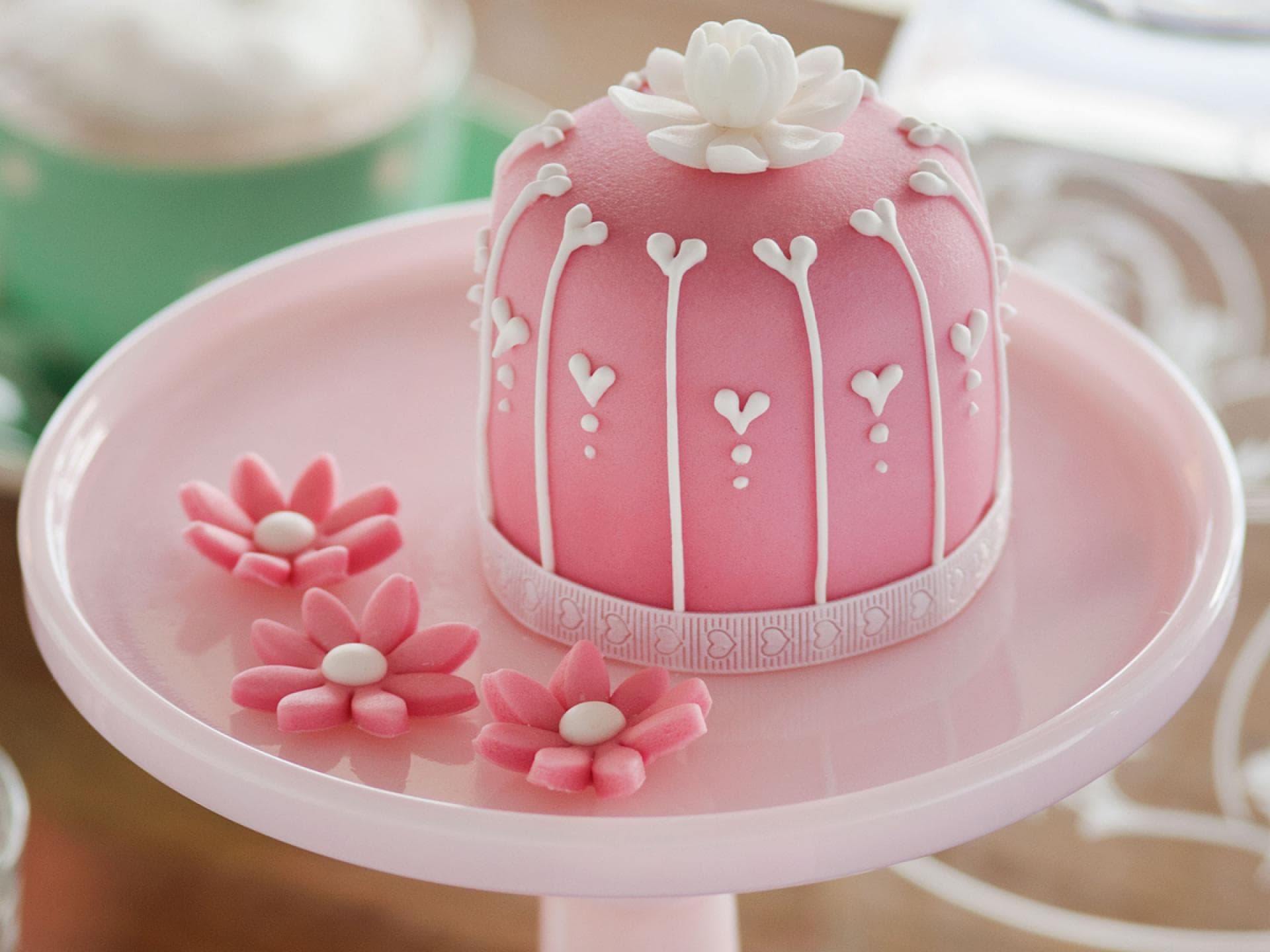 Herztropfen - So machen Sie aus einem Kuchen ein Kunstwerk 