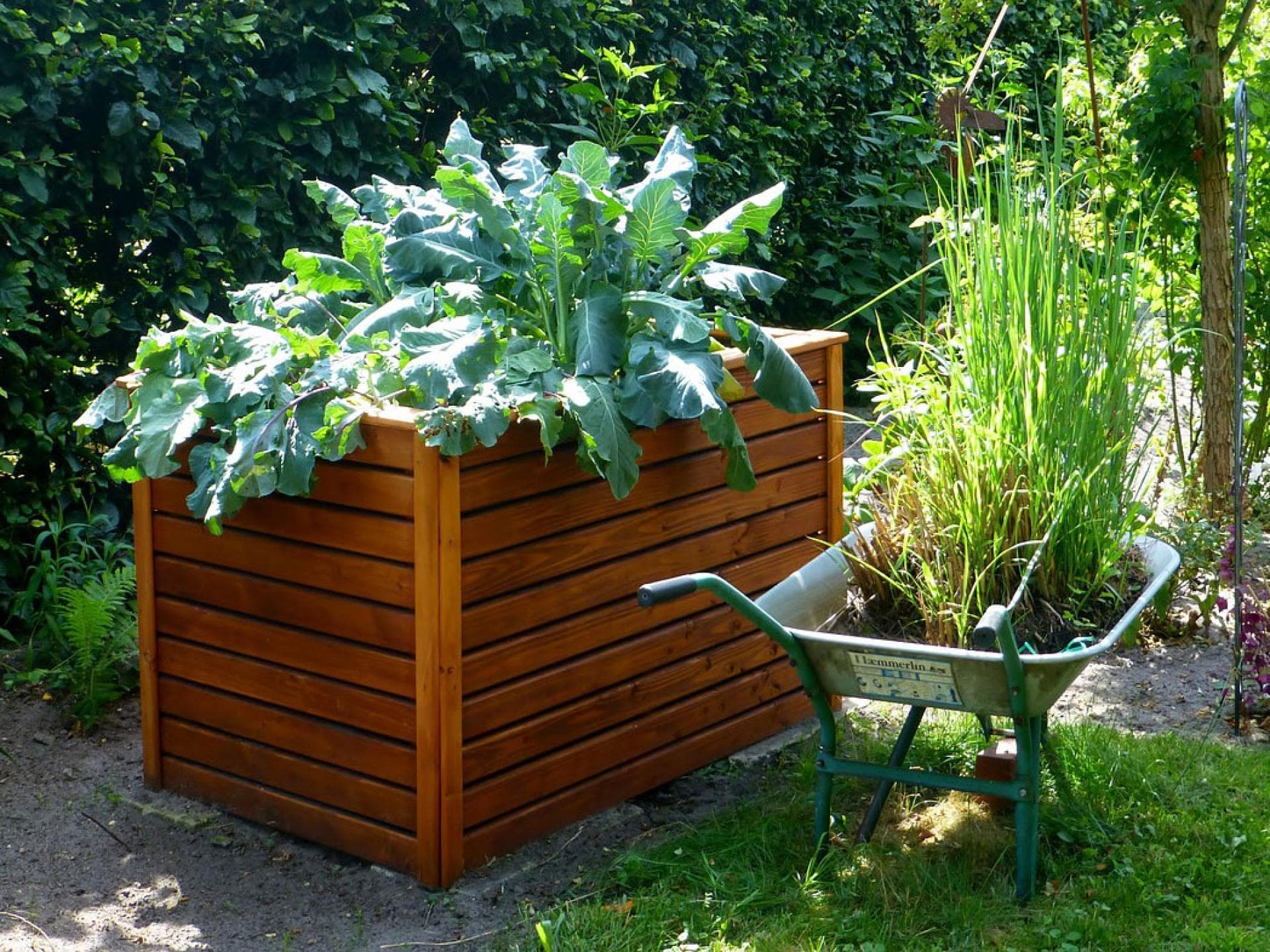 Hochbeet selber bauen und befüllen: So geht's