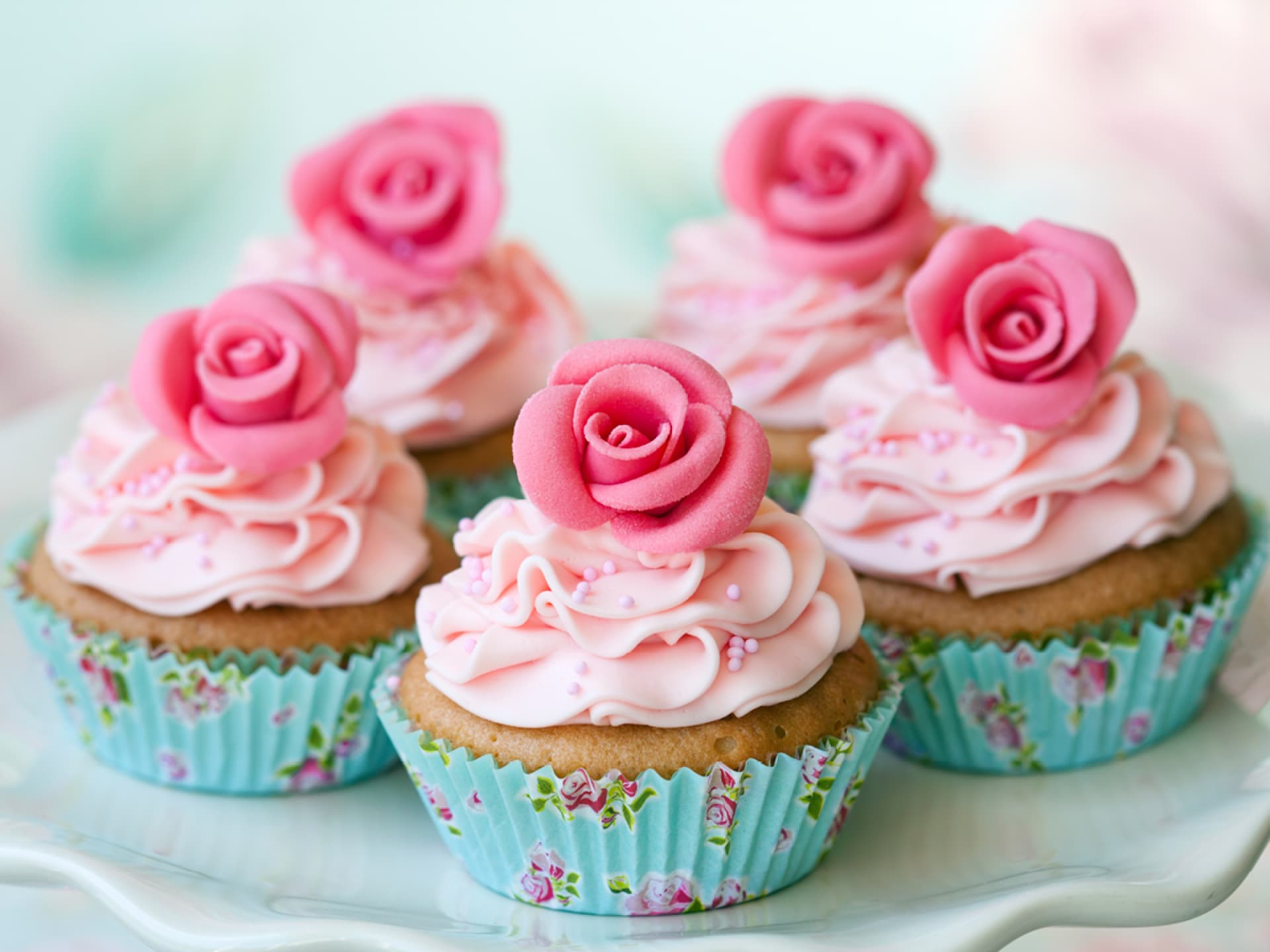 Cupcakes mit Zucker-Deko