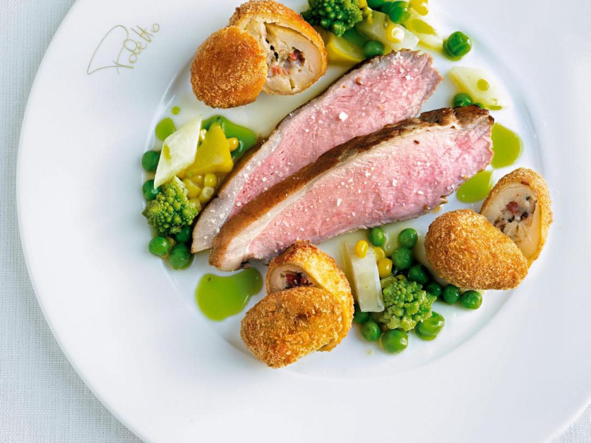 Kalbs-Tafelspitz mit Pancetta-Kartoffeln Kalbs-Tafelspitz mit Pancetta-Kartoffeln und karamellisiertem Gemüse - Das Rezept finden Sie hier