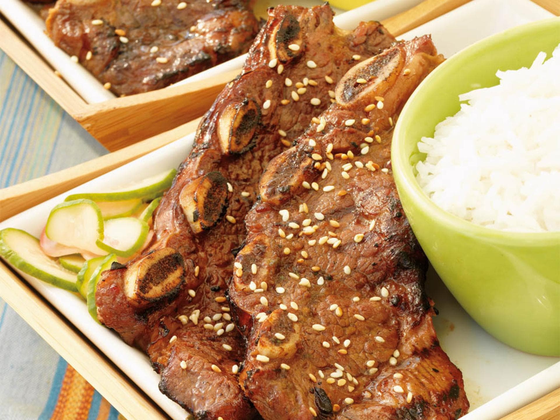 Koreanische Rinderrippen mit Barbecue-Marinade Koreanische Rinderrippen mit Barbecue-Marinade