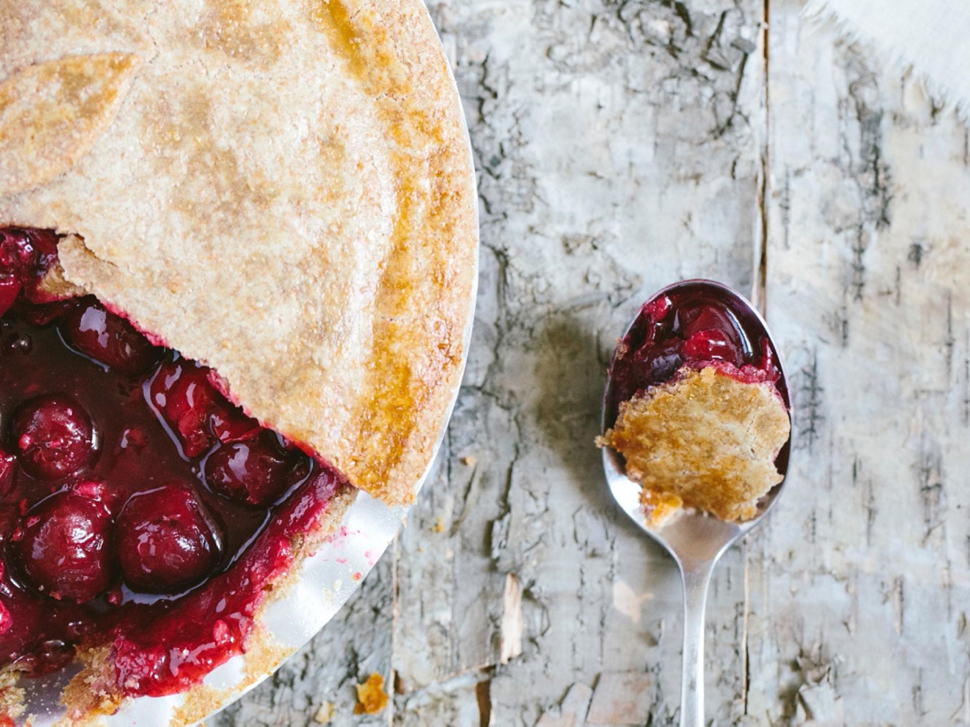 Cherry Pie von den Foodbloggern auf krautkopf.de - Ein amerikanisches Backwerk mit saftigen Kirschen