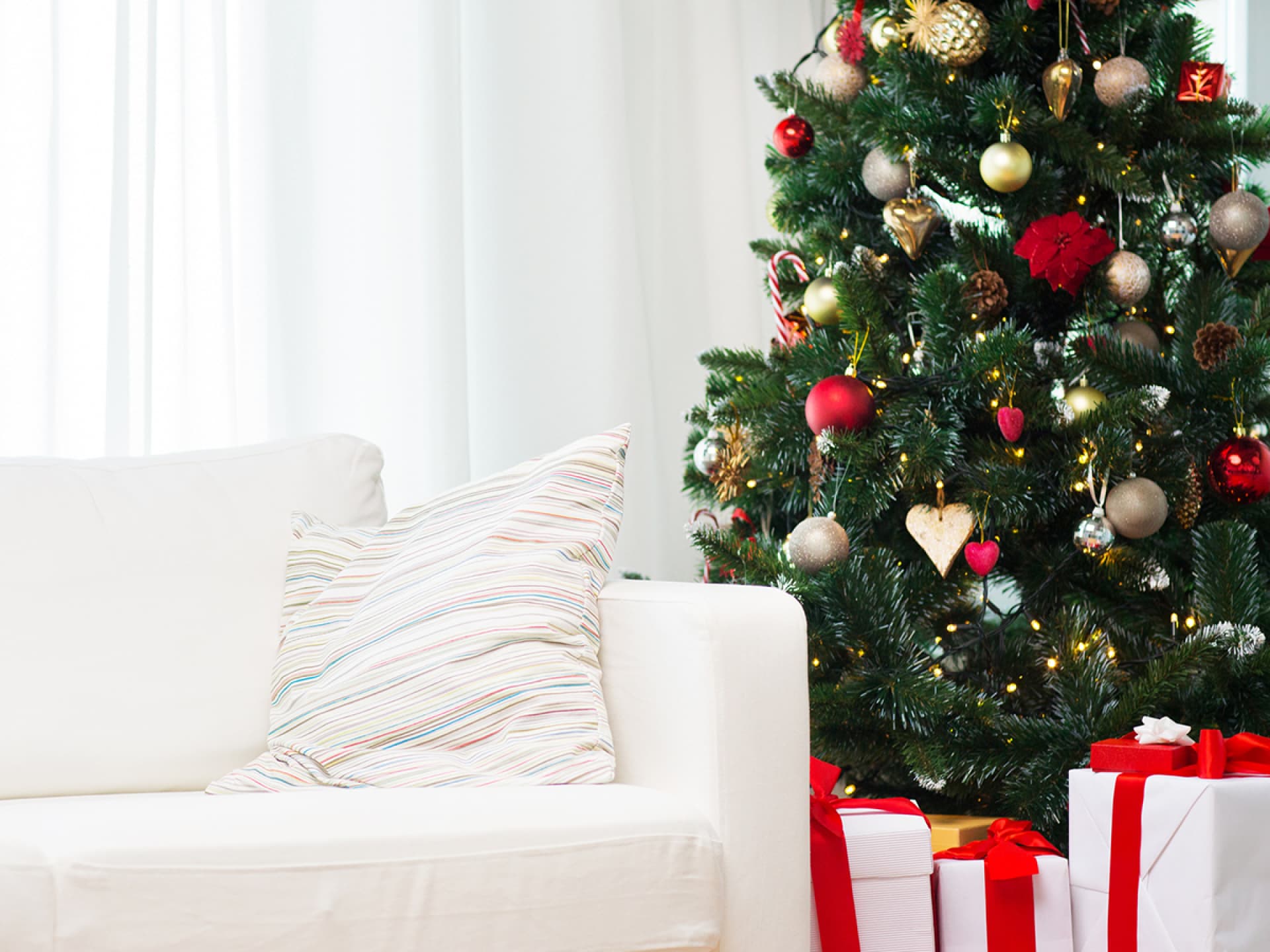 Vor- und Nachteile eines künstlichen Weihnachtsbaumes Vor- und Nachteile eines künstlichen Weihnachtsbaumes