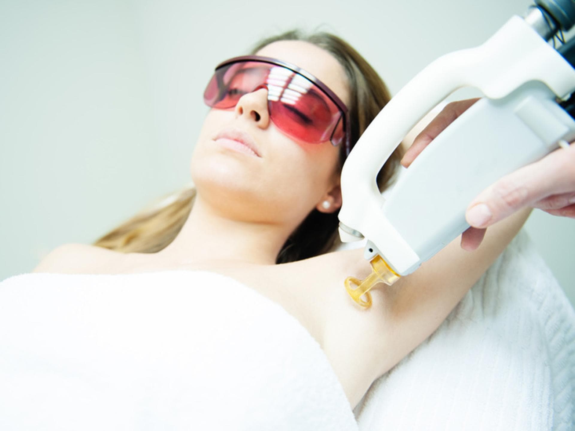 Schwitzen mit Laser behandeln Schwitzen mit Laser behandeln