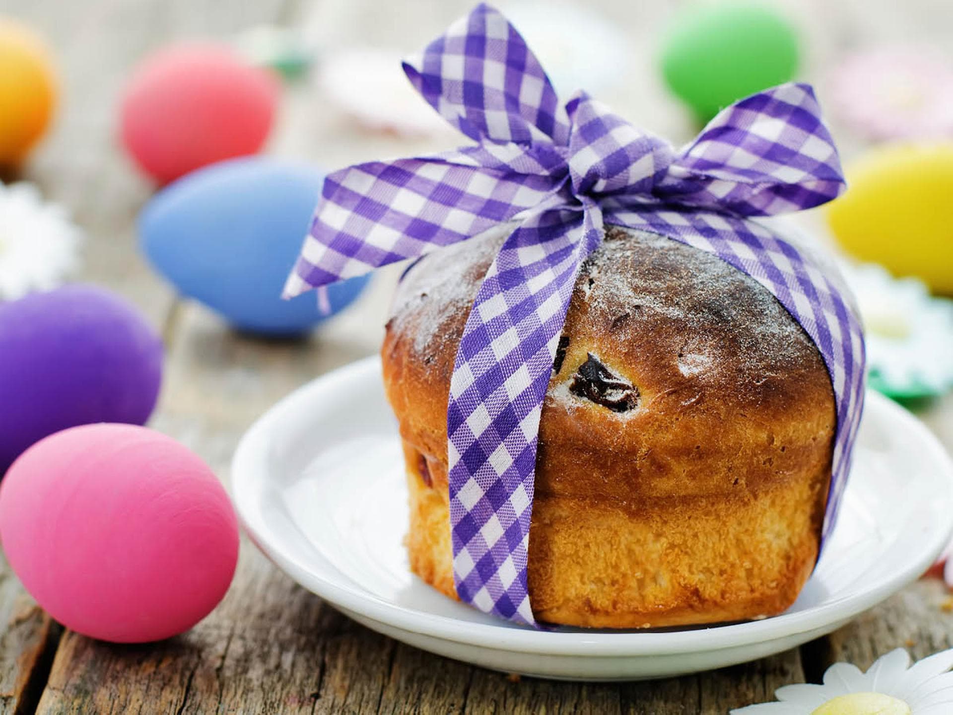 Muffin mt Schleife und Ostereiern