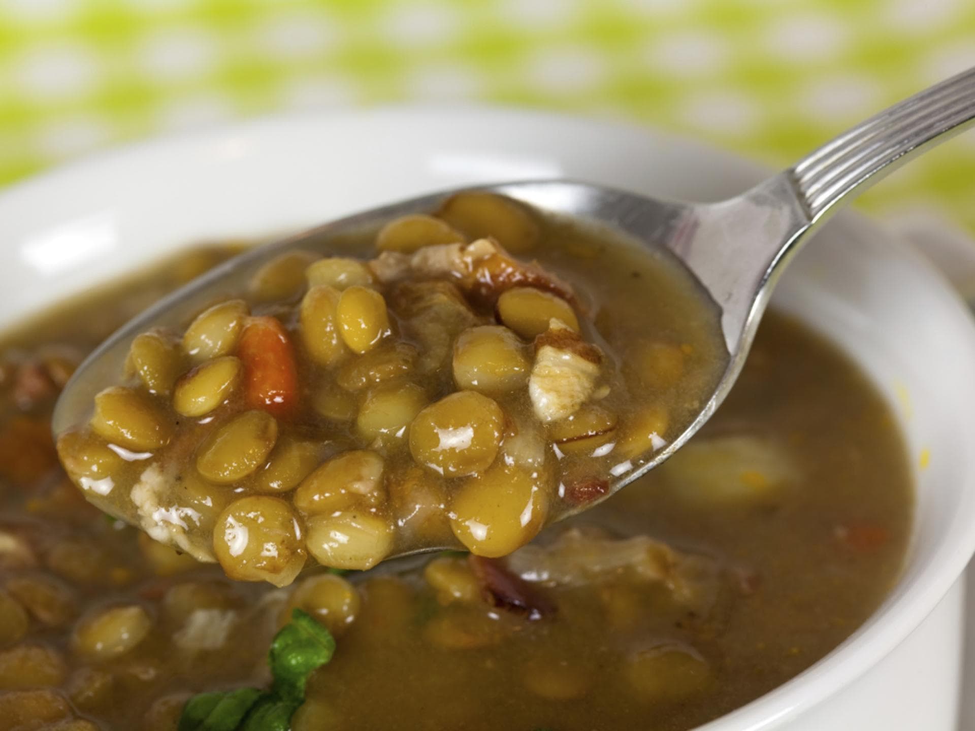 Linsensuppe Linsensuppe - Leichte Suppen gegen schwere Kilos