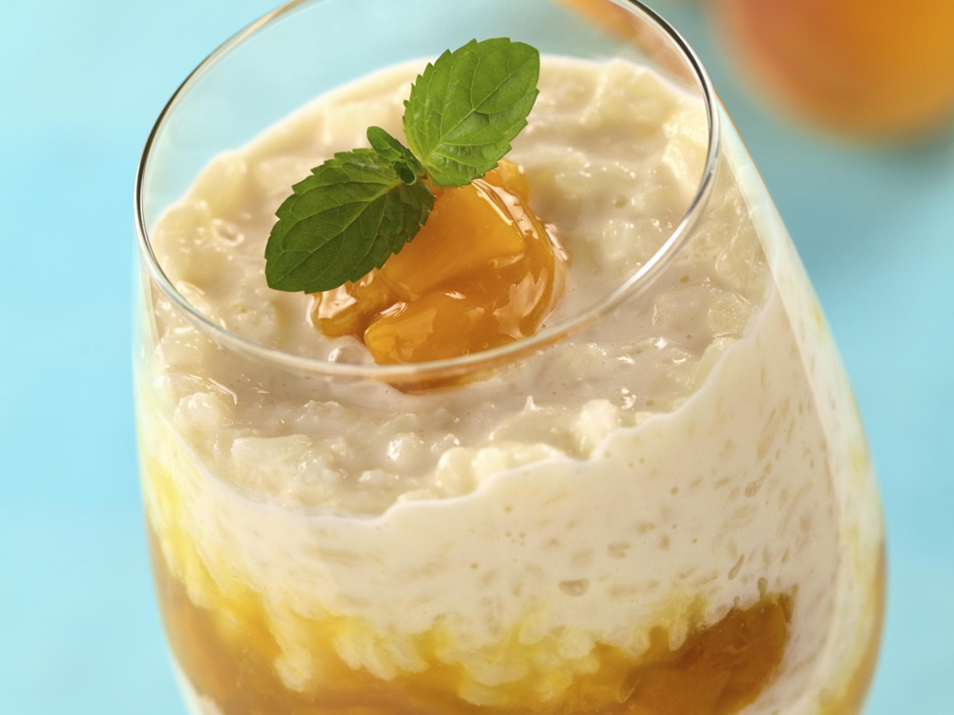 Milchreis auf Apfelbett
