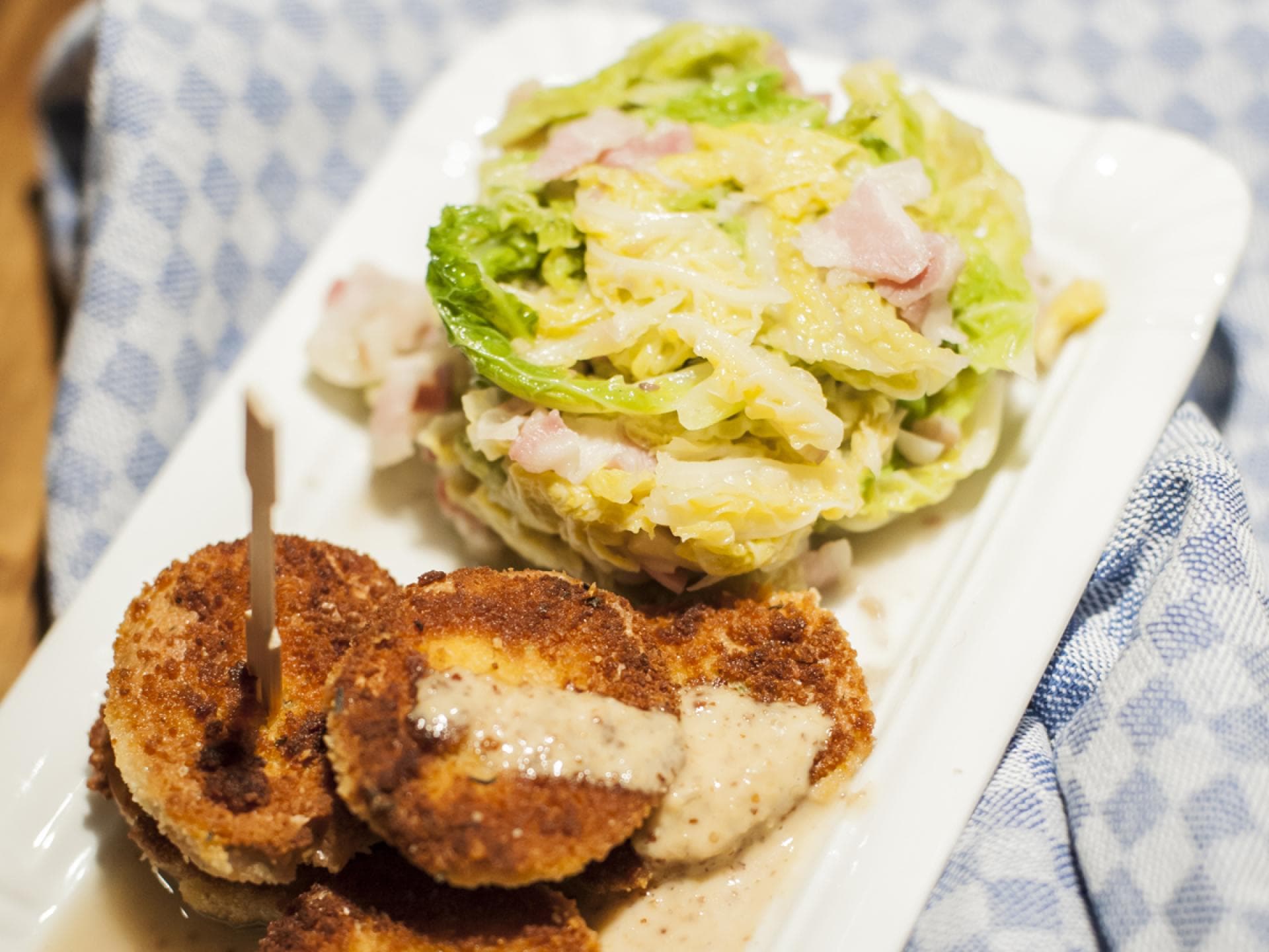 Münchner Hommage - Weißwurst mit Maroni-Speck-Wirsing Münchner Hommage - Weißwurst mit Maroni-Speck-Wirsing