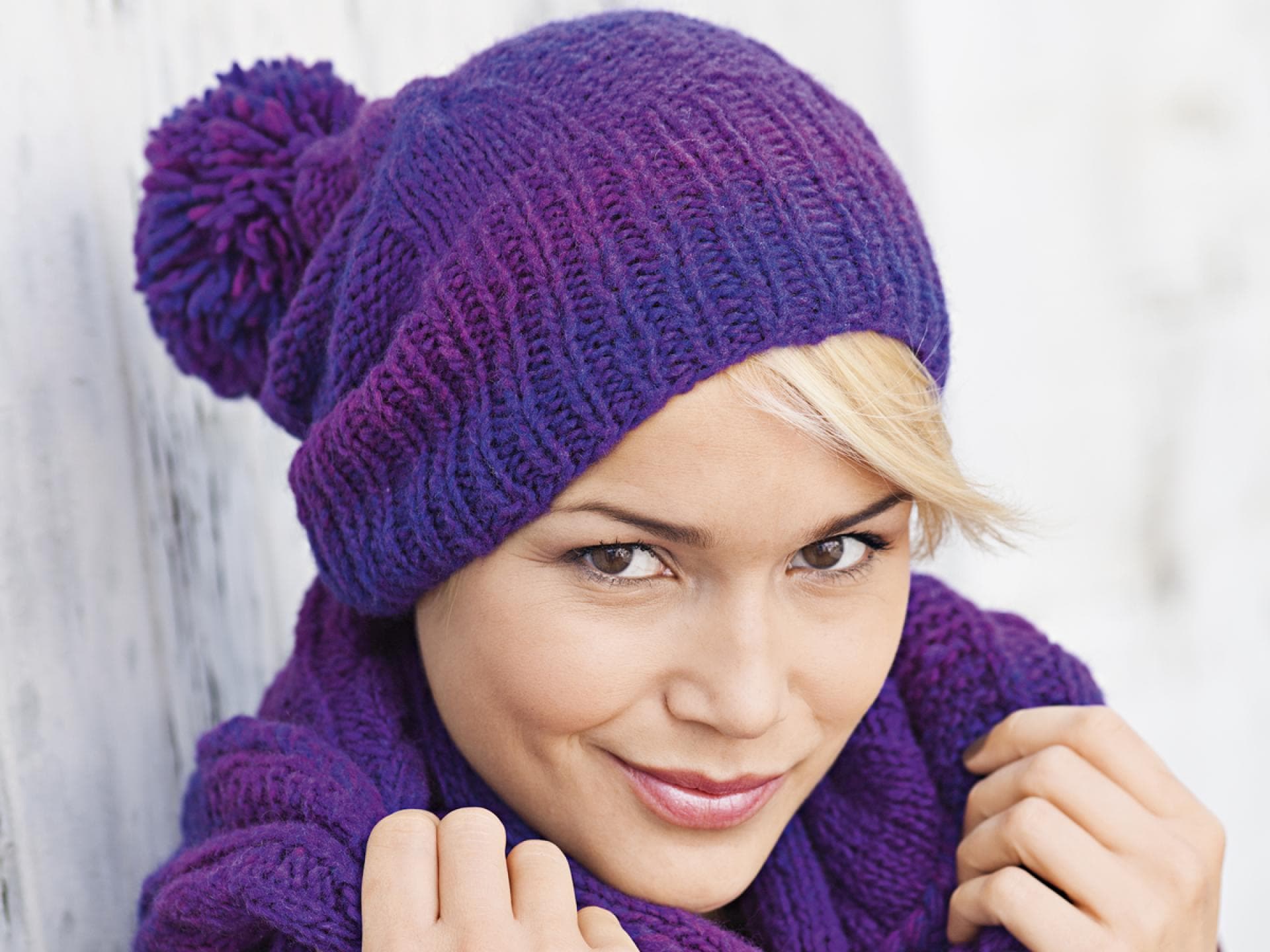 Mütze und Loop-Schal Winter-Kombi in Lila meliert