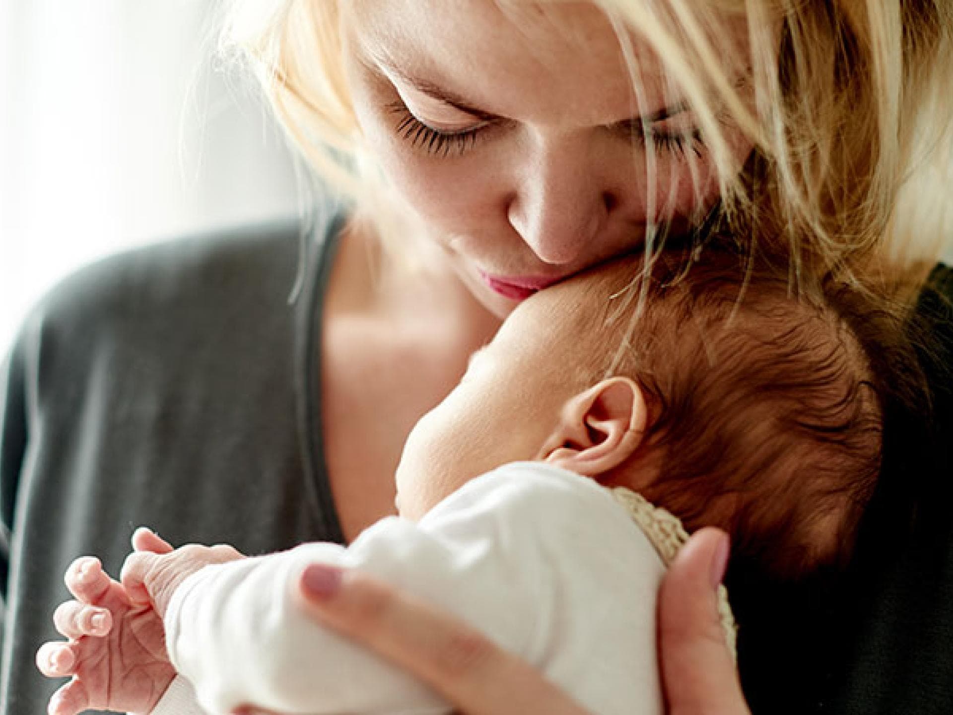 Mutter mit Kind: Wann ist es zu spät für ein Baby?