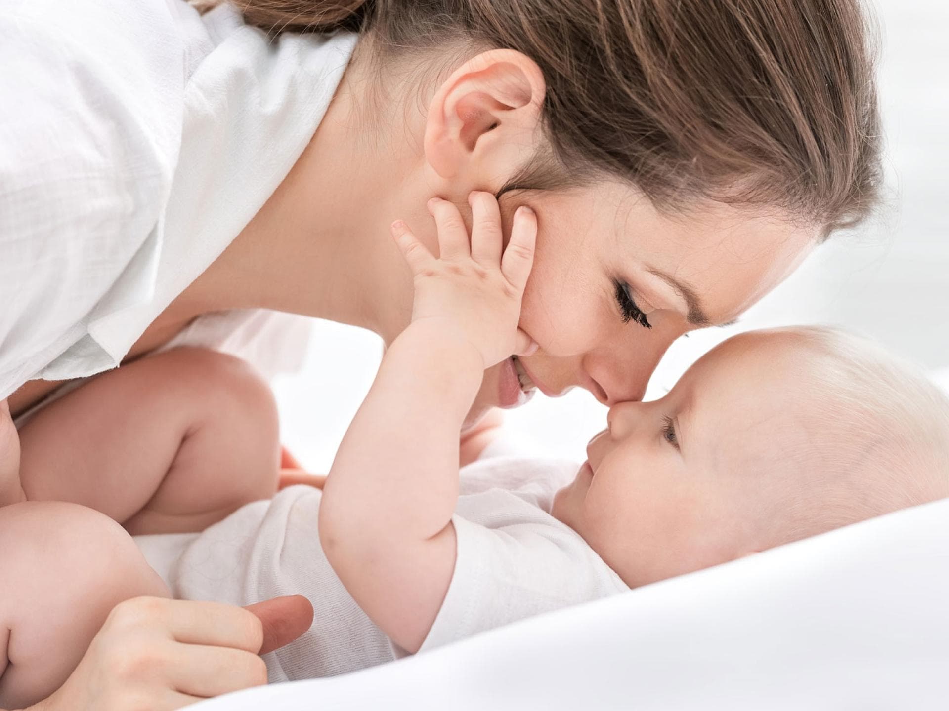Hebammensuche: Mutter mit Kind