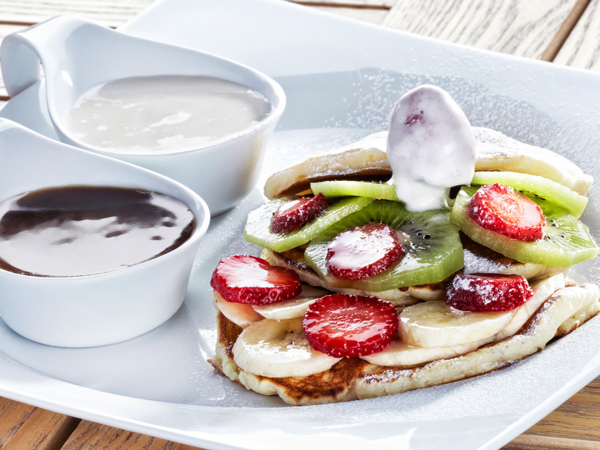 Vegane Pfannkuchen mit Obst Vegane Pfannkuchen mit Obst