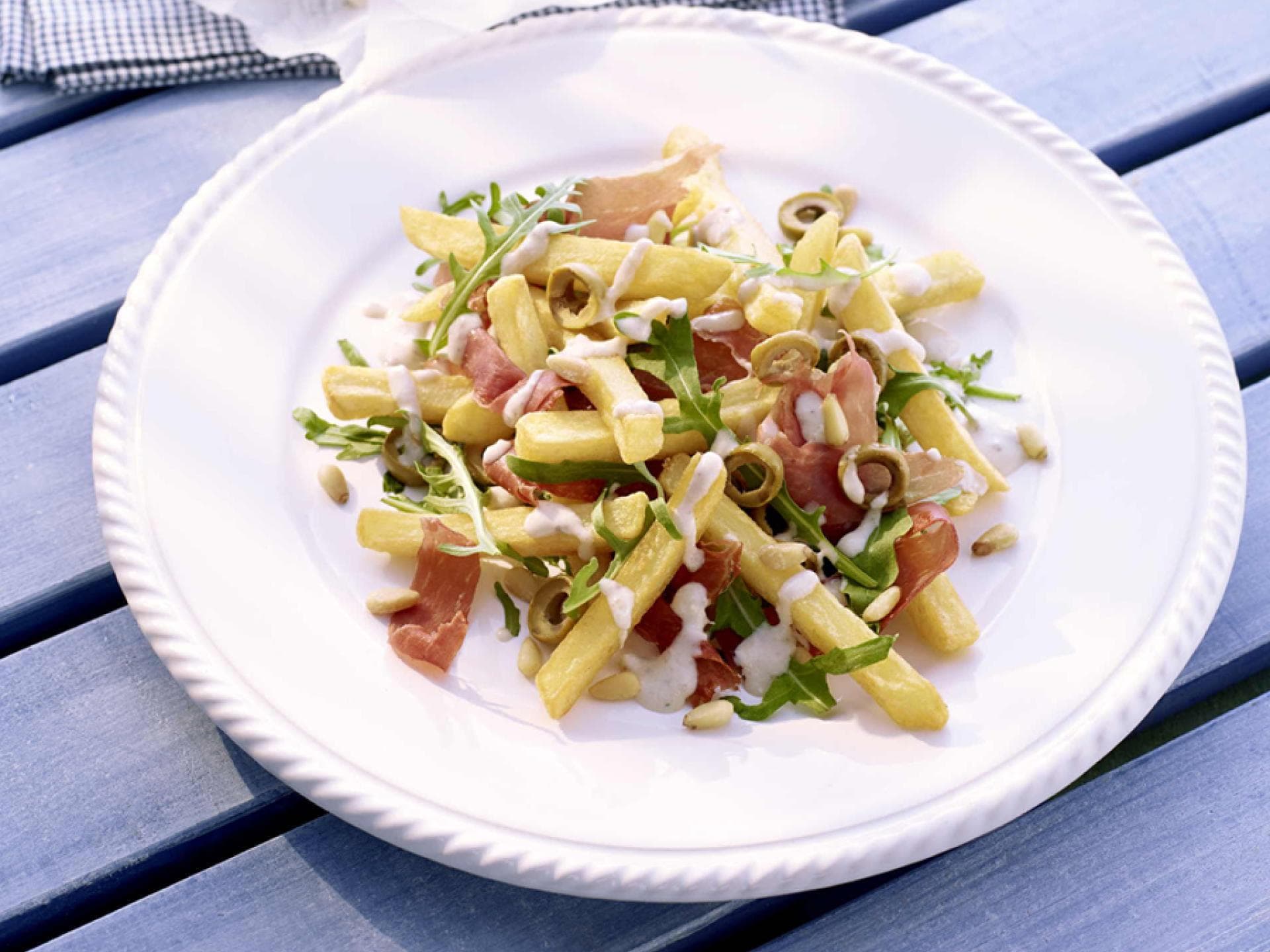 1.2.3 Frites Deluxe mit Rucola und Caesar-Creme 