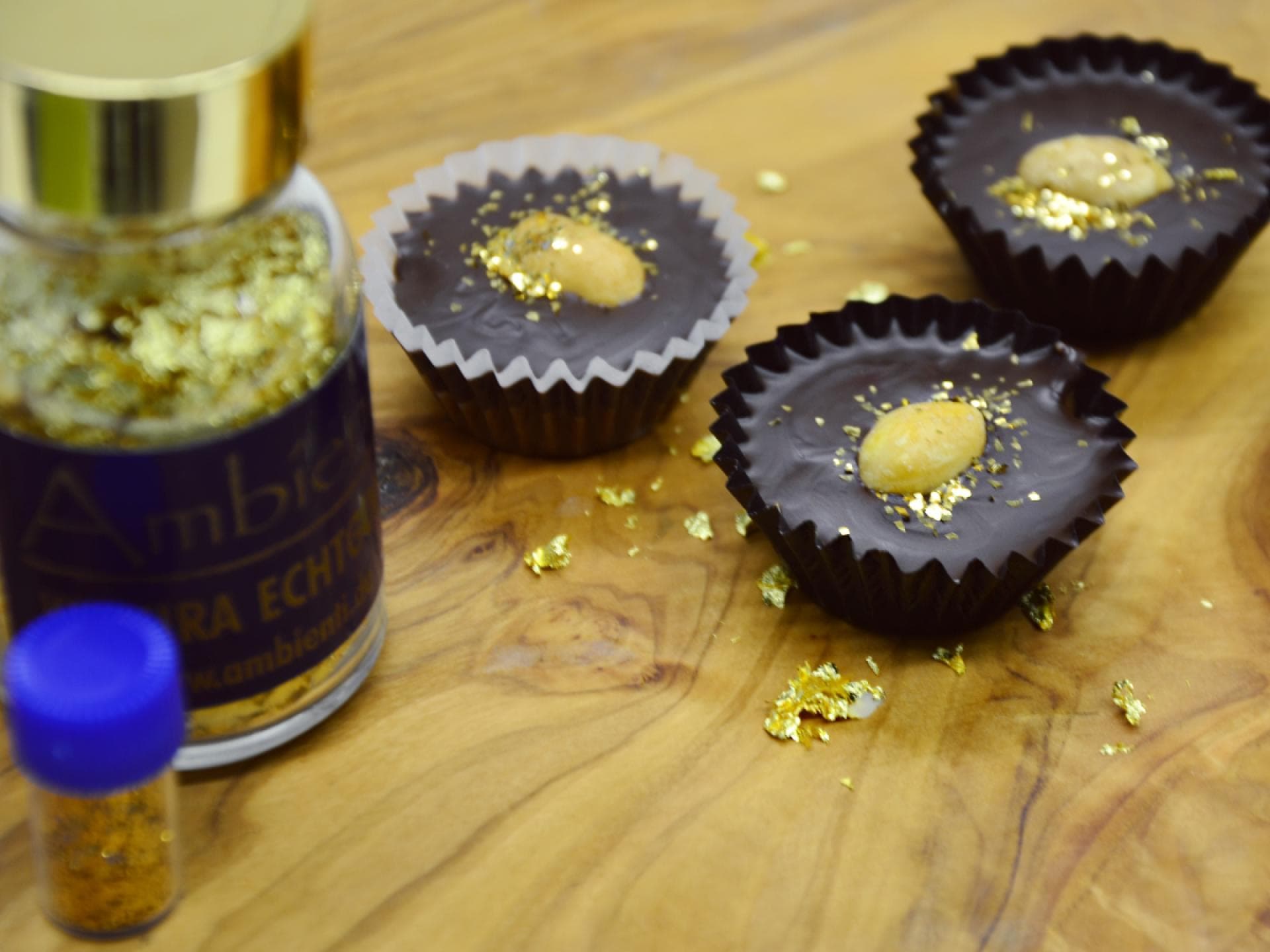 Erdnuss-Praline mit Nougat