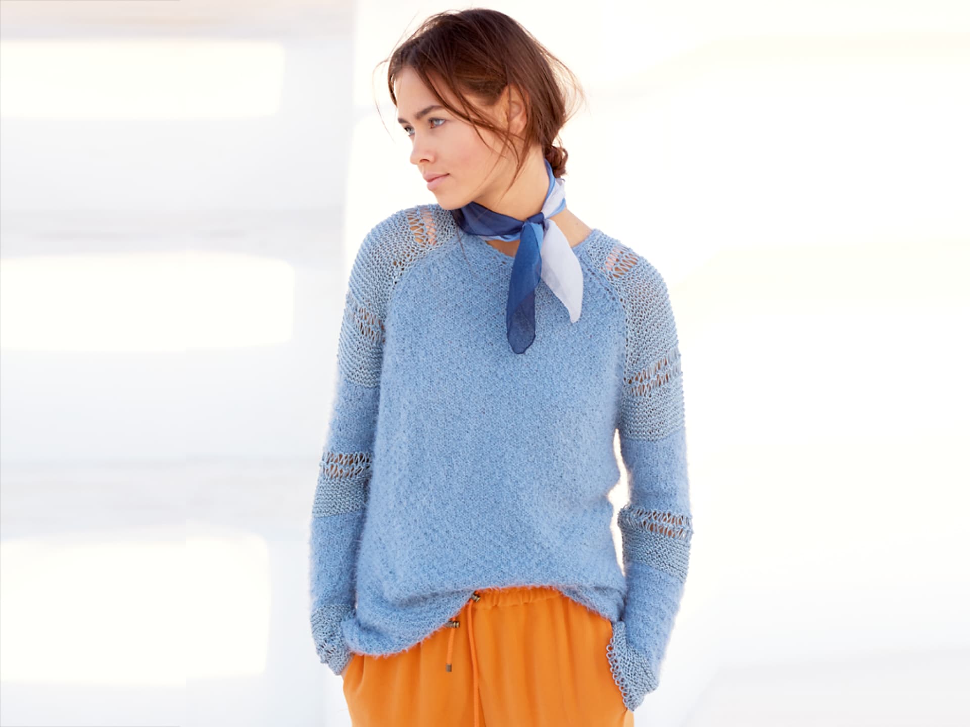 Raglanpulli in Bastelblau mit raffinierten Ärmeln
