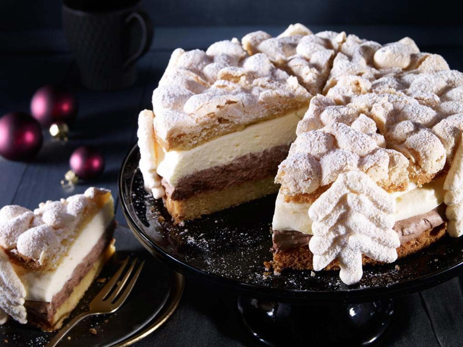 Rezept gefüllte Schneetorte Rezept gefüllte Schneetorte