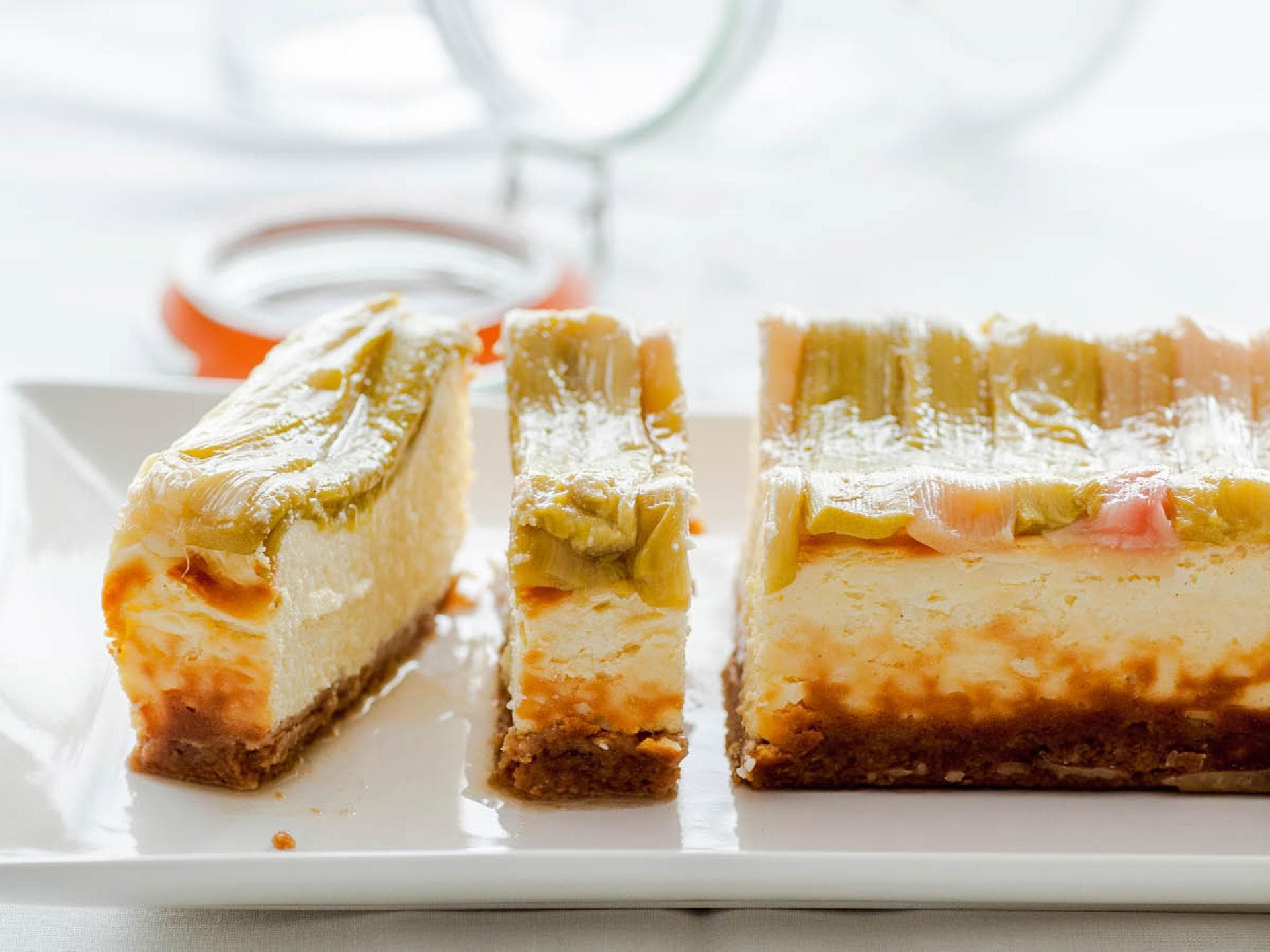 Rhabarber-Käsekuchen mit Streuseln - Hier gibt es das leckere Rezept 