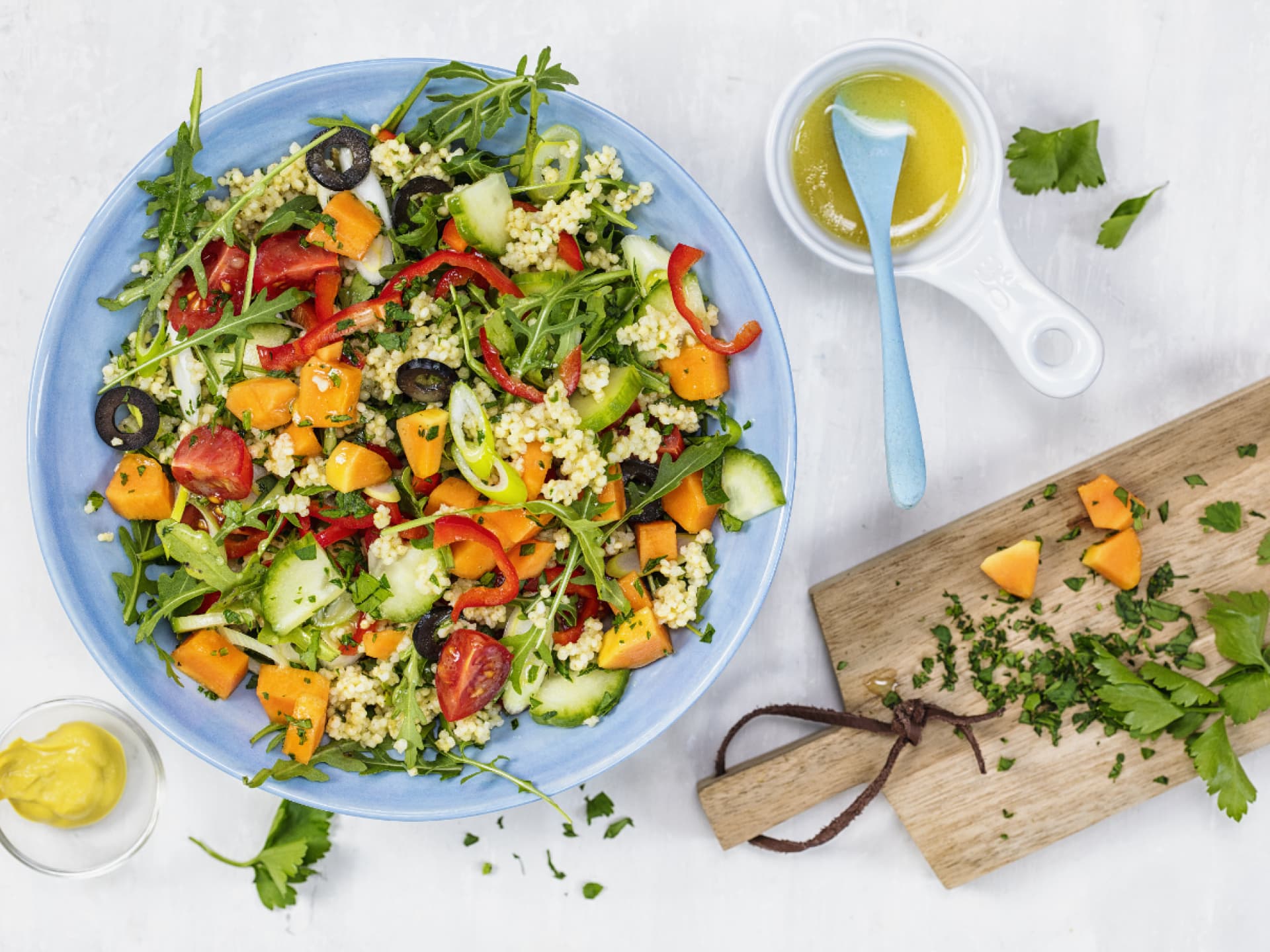 Rucolasalat mit Bulgur und Tomate