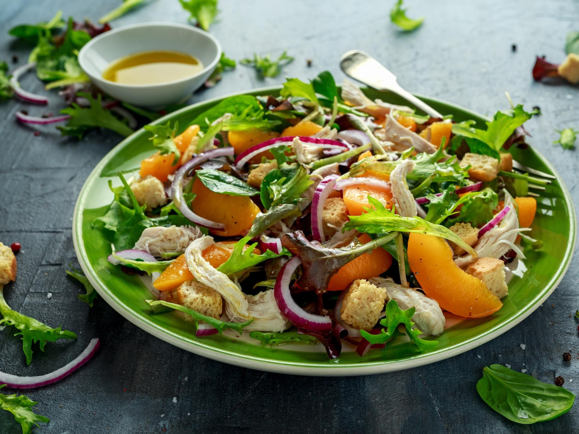 Rucolasalat mit Orange und Putenfilets