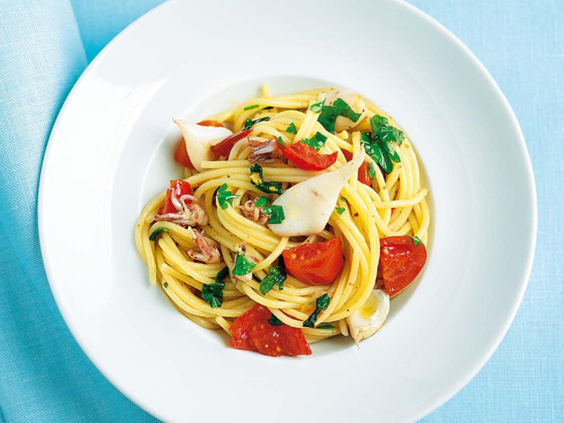 Spaghetti mit Calamaretti und Kirschtomaten von Cornelia Poletto