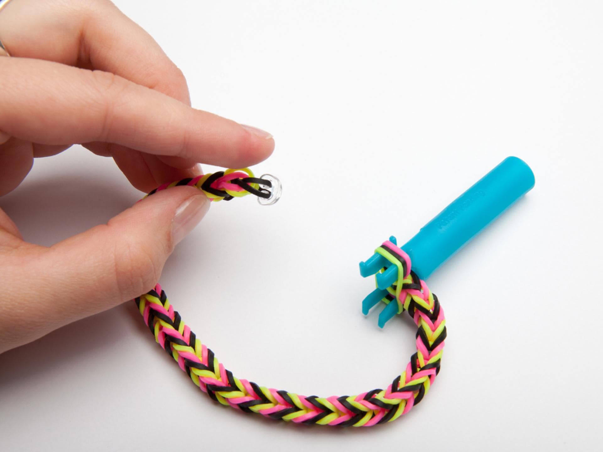 Step 10 Loom-Armband