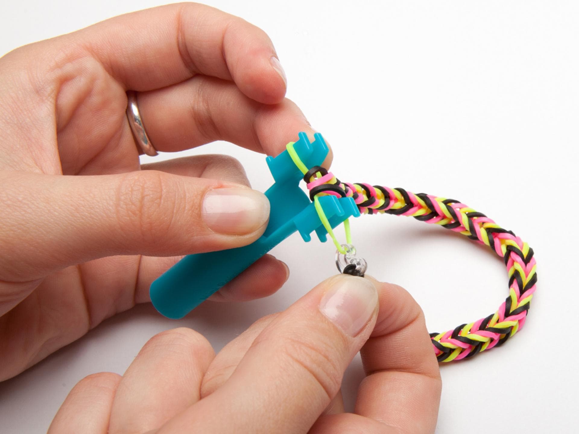 Step 14 Loom-Armband