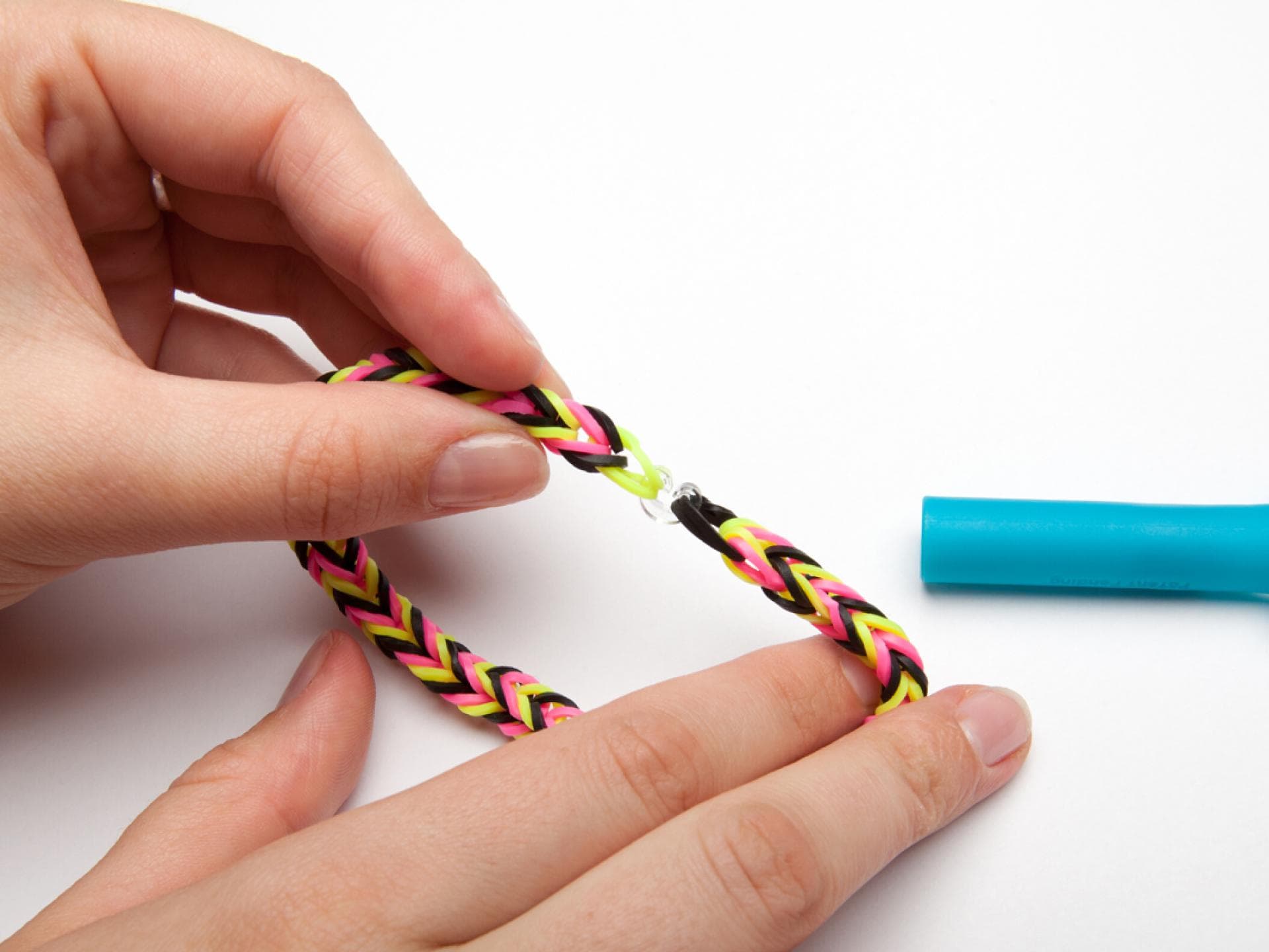 Step 17 Loom-Armband