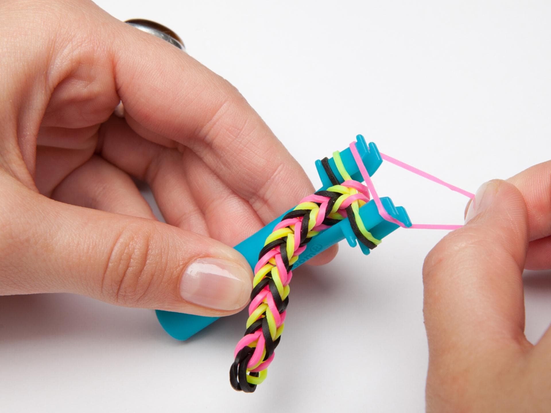 Step 8 Loom-Armband