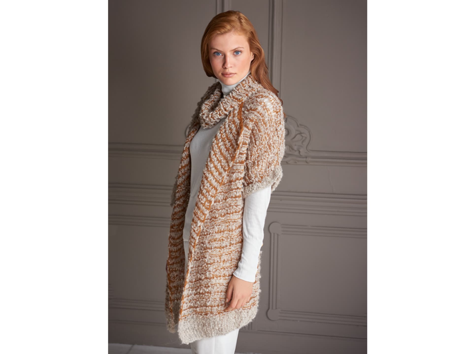 Strickanleitung für Cardigan und Schal im Fallmaschenmuster Strickanleitung für Cardigan und Schal im Fallmaschenmuster